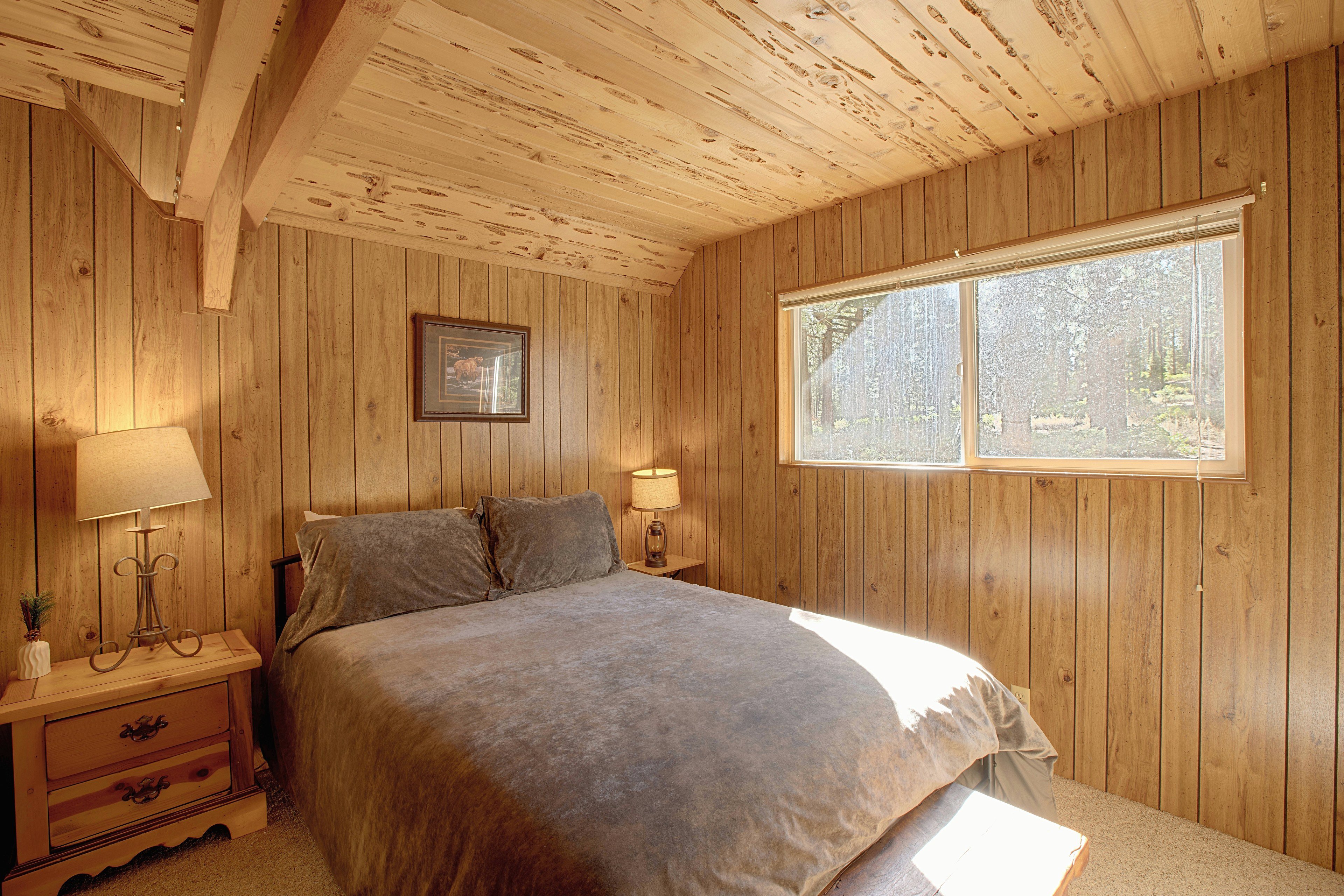 Bedroom 2 | Queen Bed
