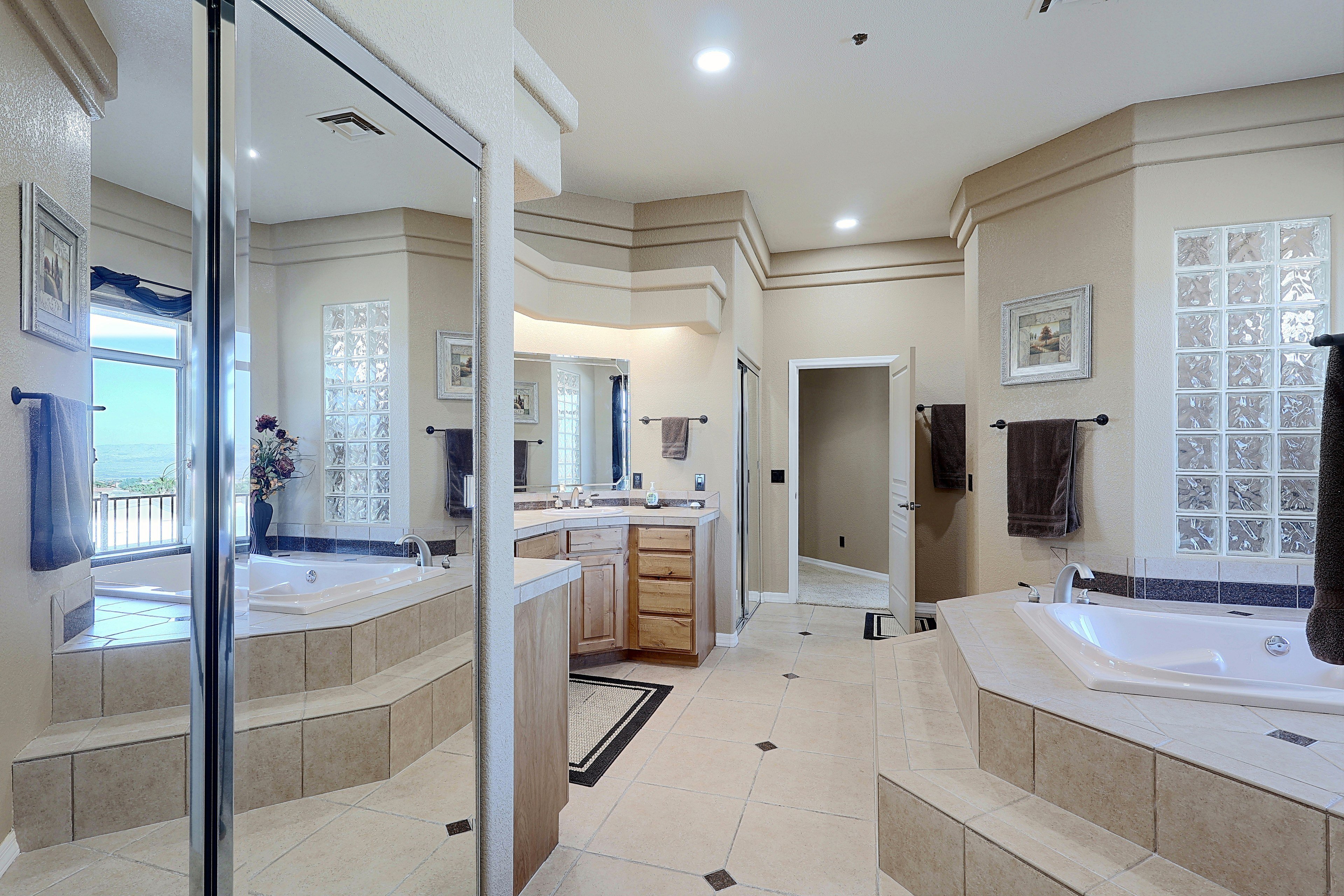 En-Suite Bathroom | 2nd Floor