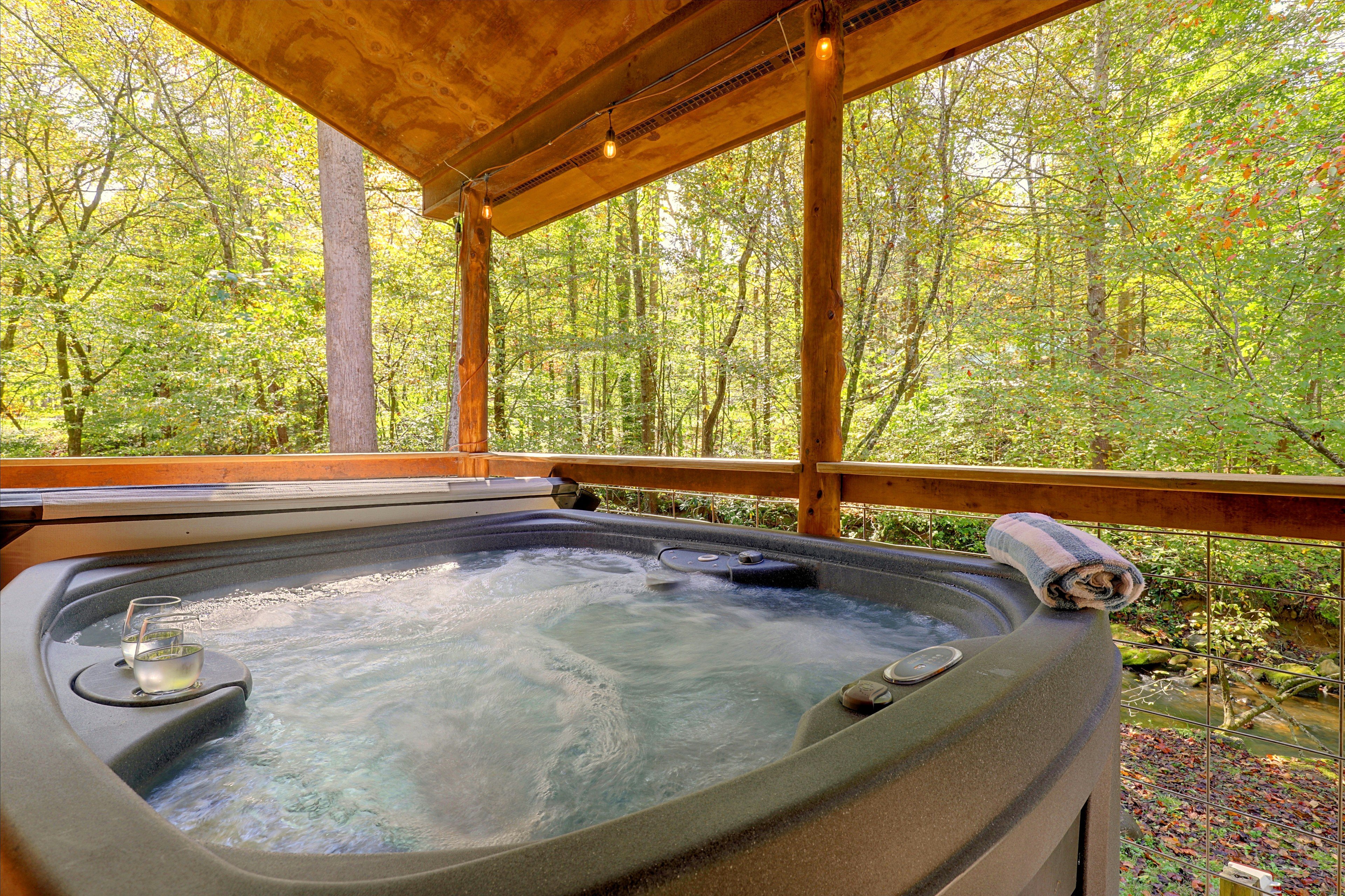 Gatlingburg Vacation Rental | 4BR | 3BA | 2,304 Sq Ft | Private Hot Tub