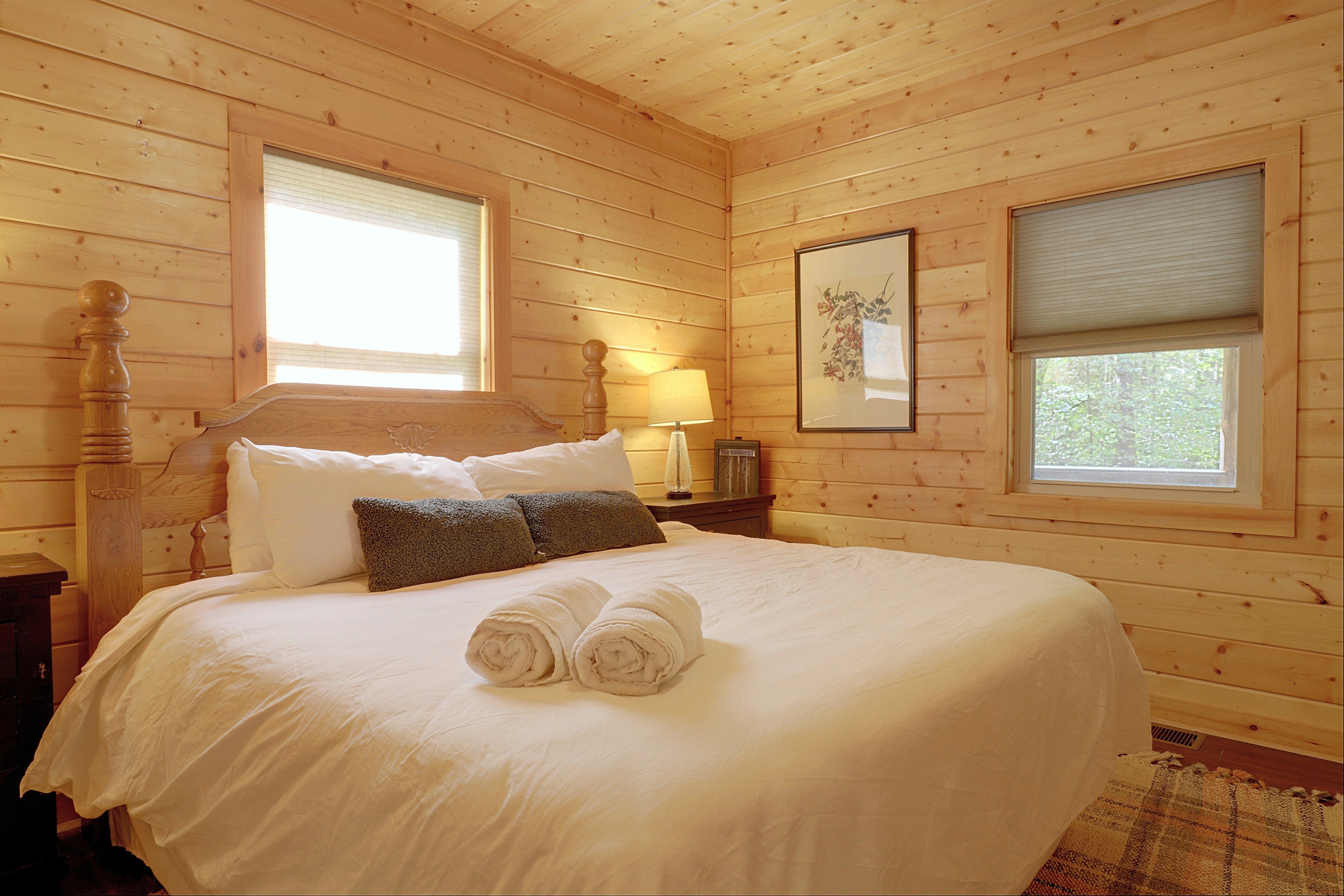 Bedroom 1 | King Bed | 1st Floor
