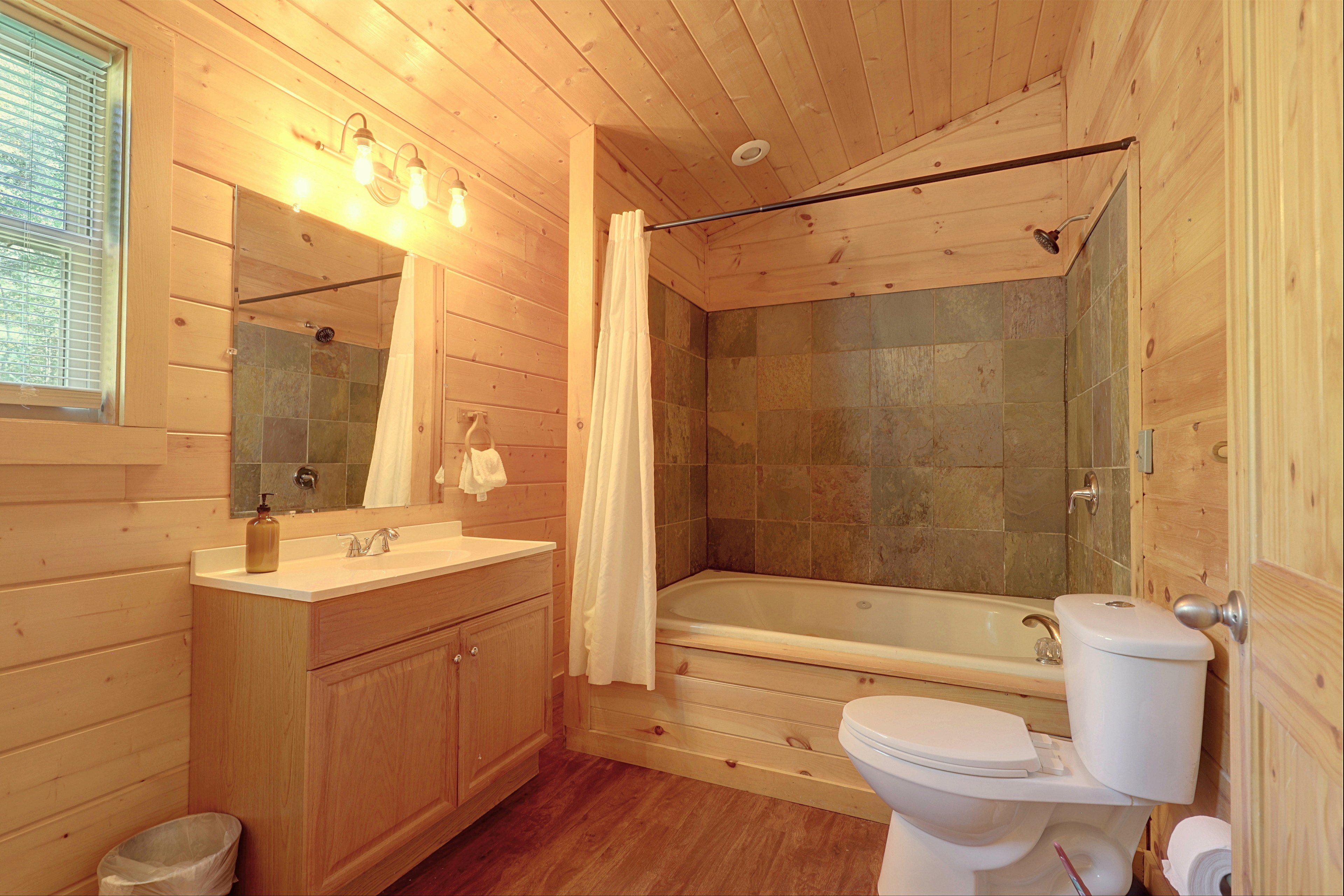Bathroom | 2nd Floor