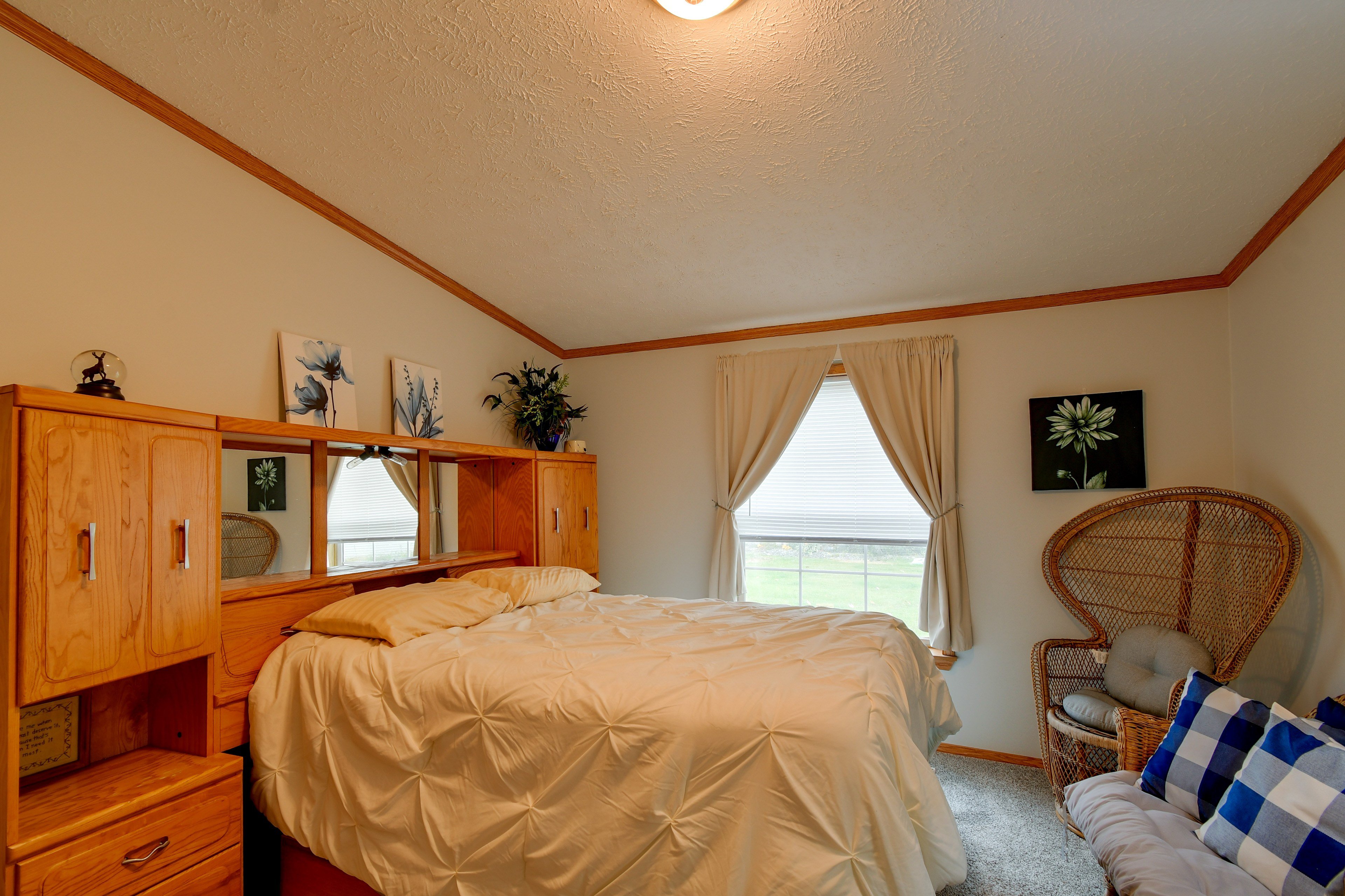 Bedroom 2 | Queen Bed