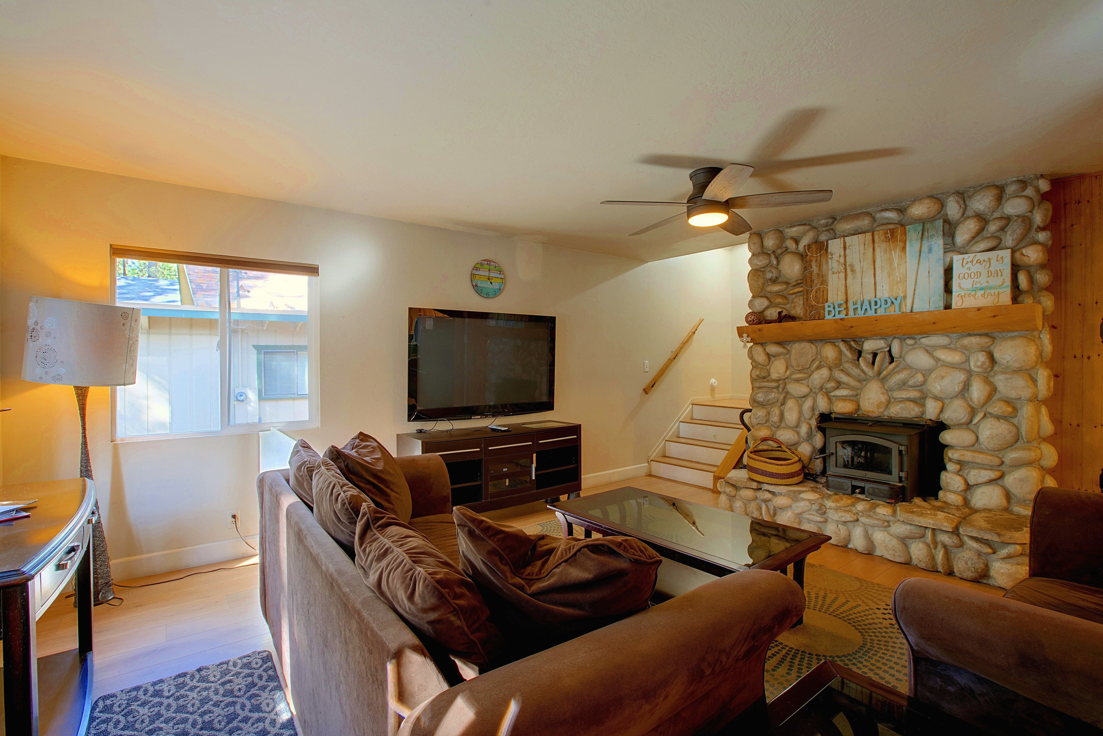 Living Room | Wood-Burning Stove | Open Floor Plan | Free WiFi | Board Games