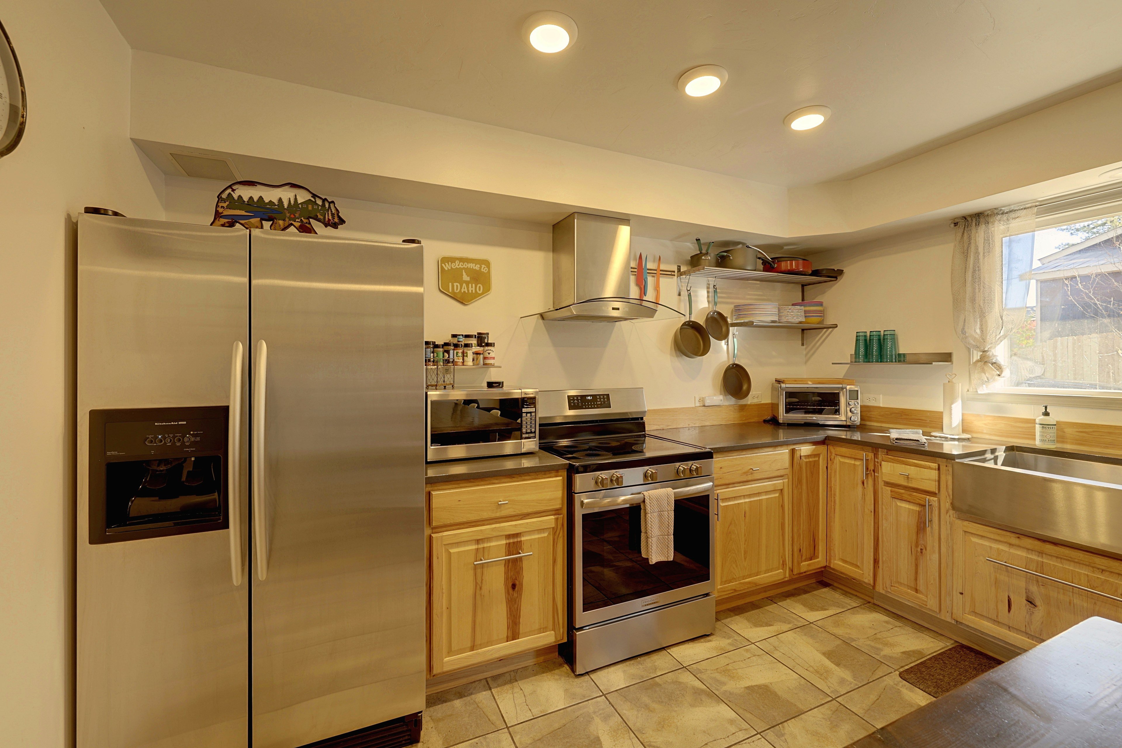 Kitchen | Main Level
