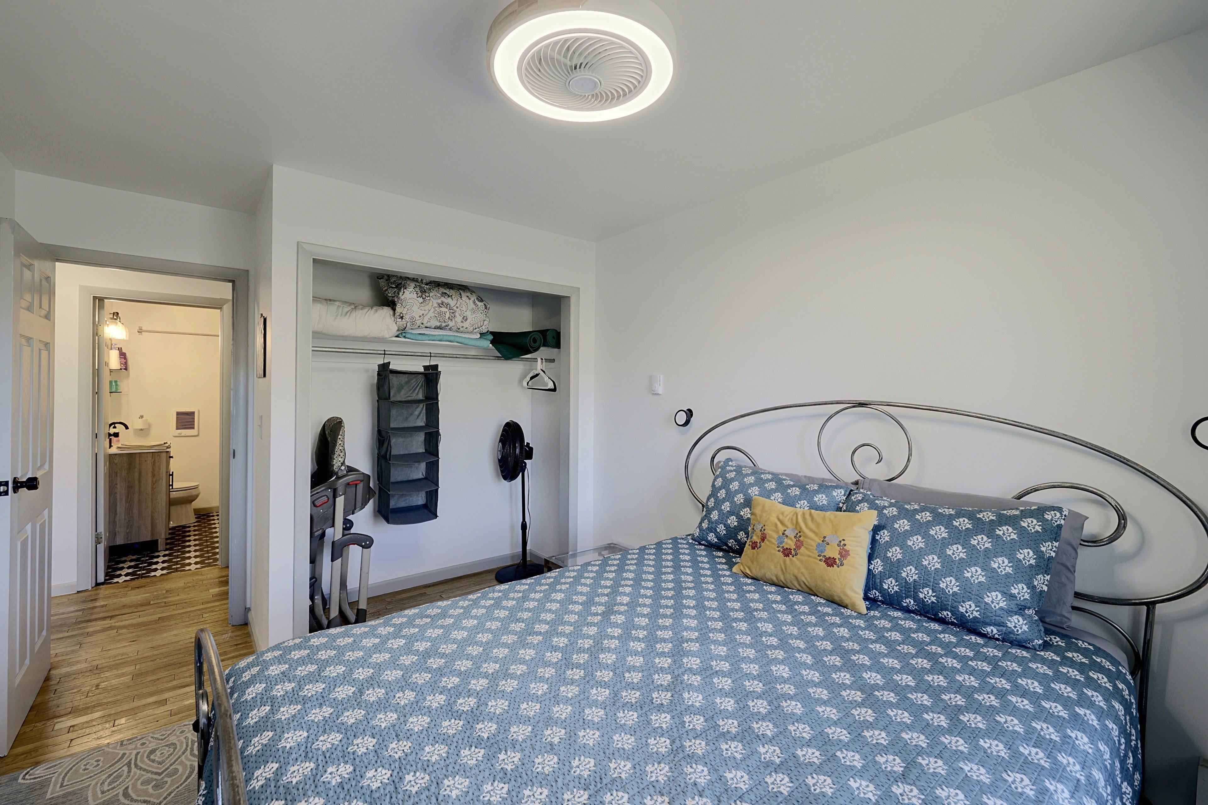 Bedroom 2 | Queen Bed