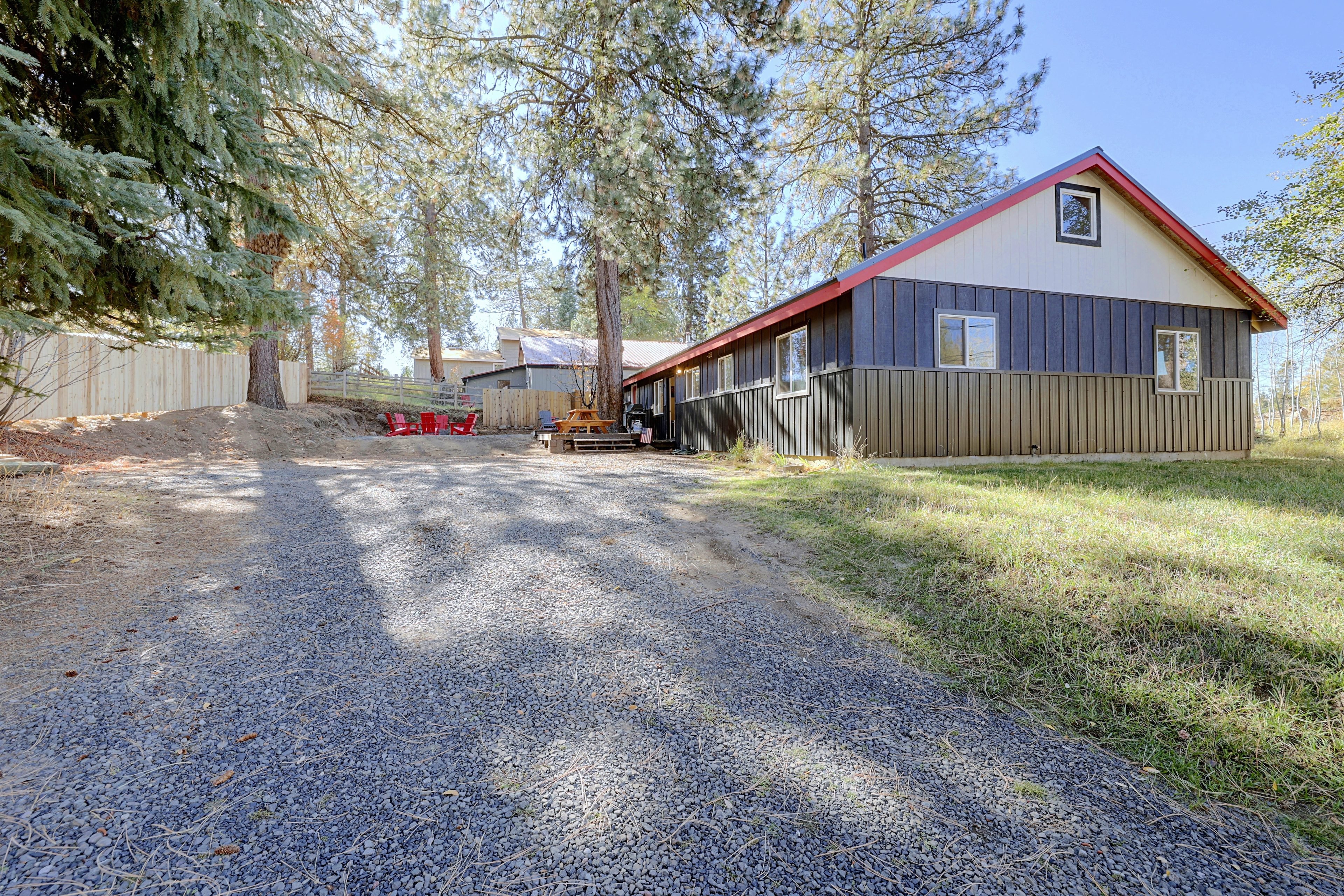 House Exterior | Driveway