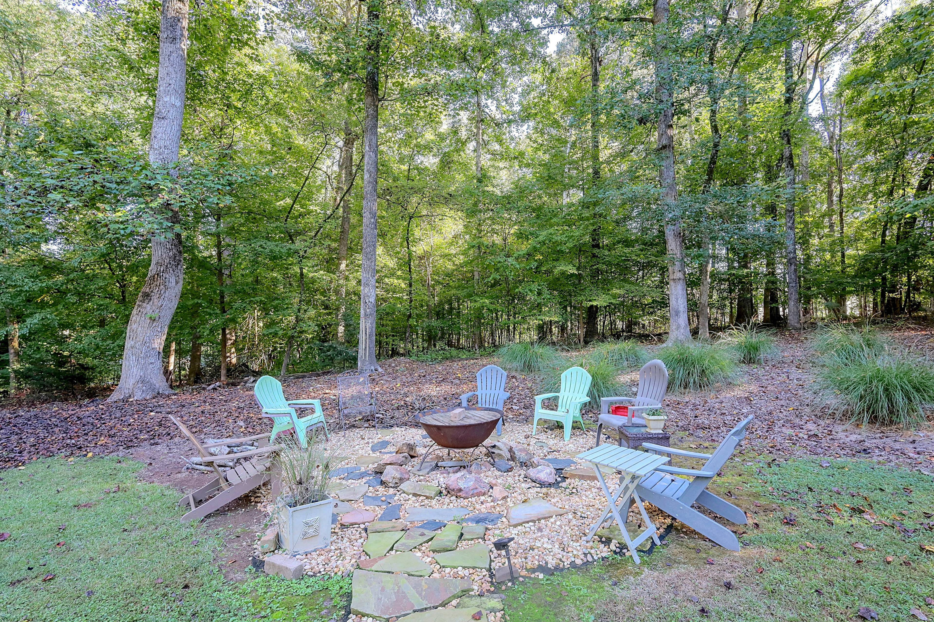 Private Yard | Fire Pit