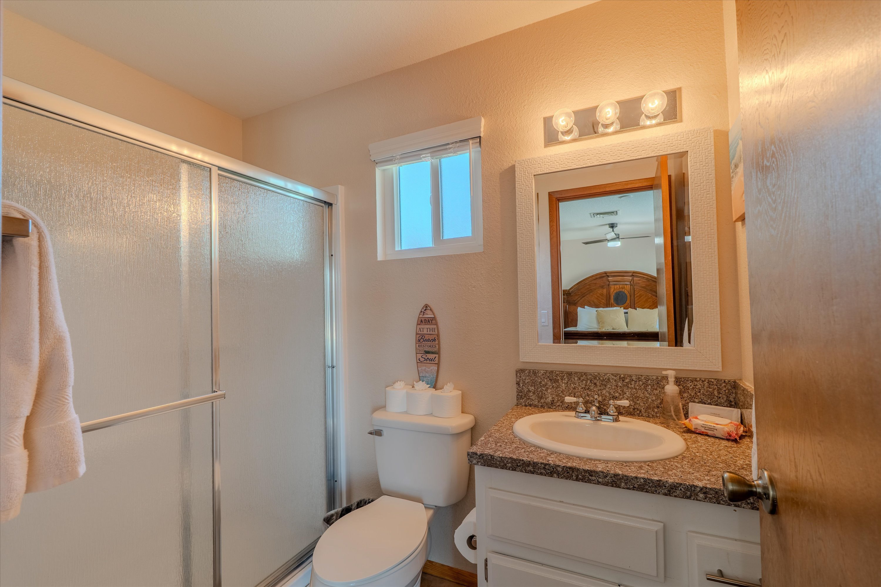 En-Suite Full Bathroom | Towels Provided