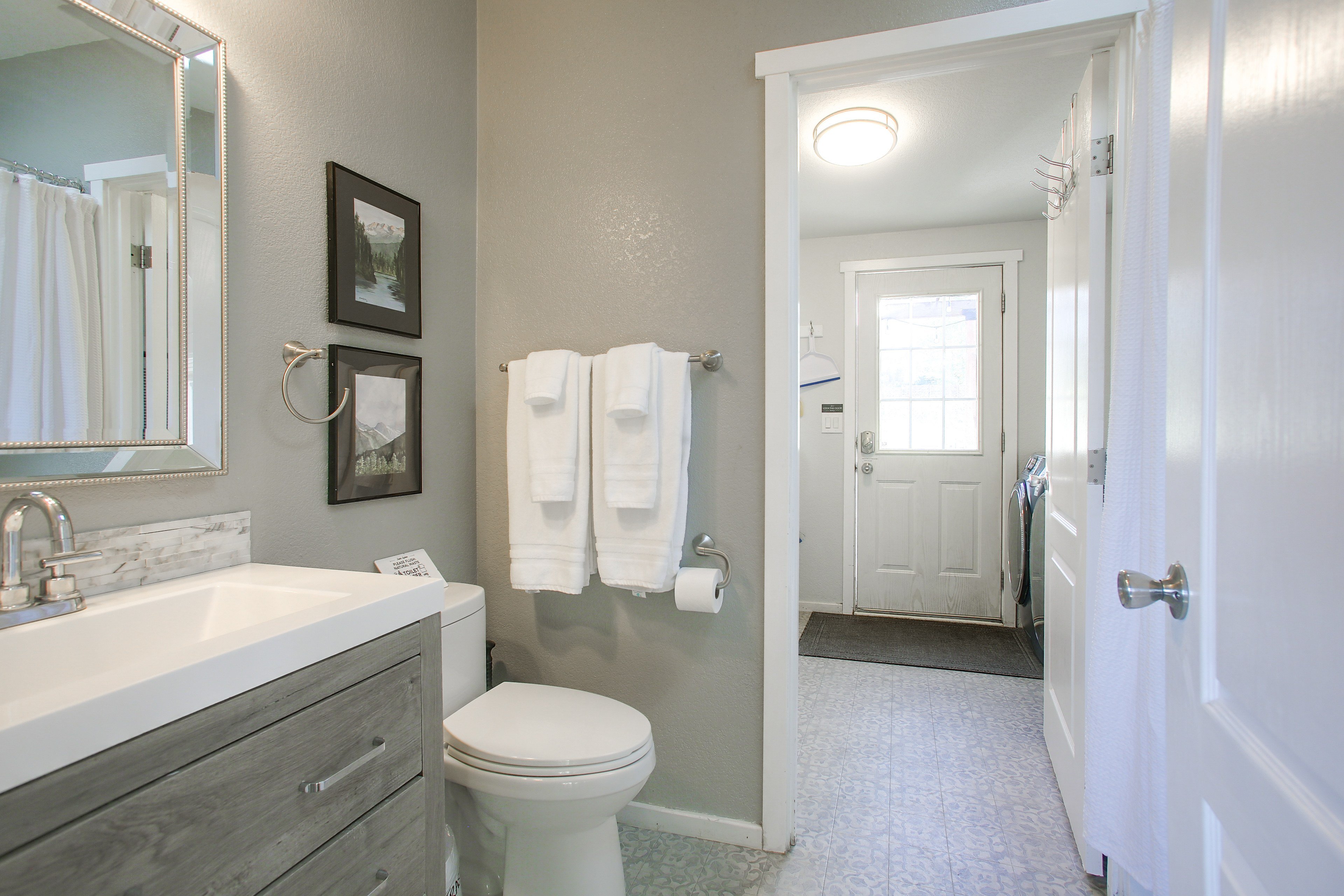 Full Bathroom