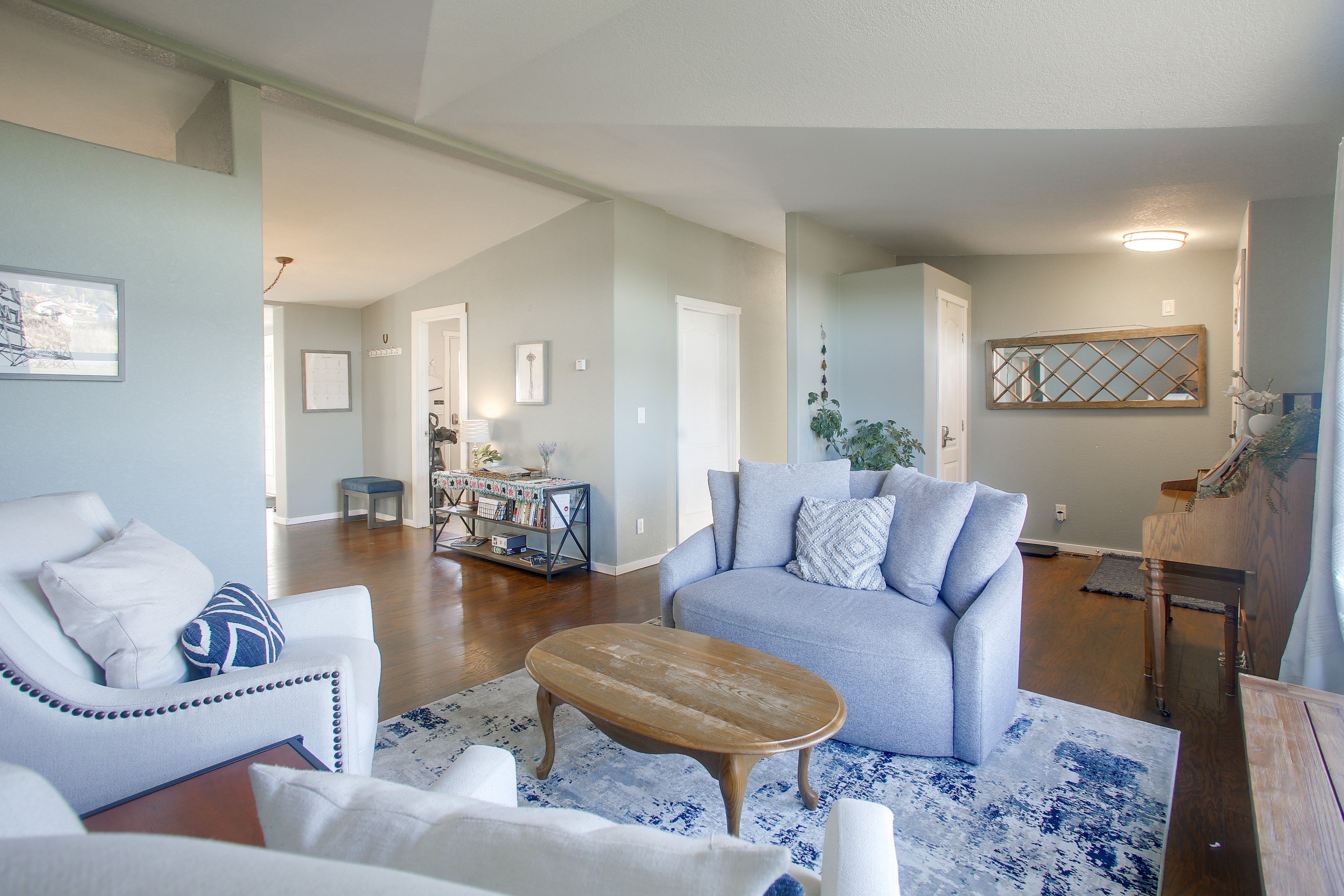Sitting Room | Piano