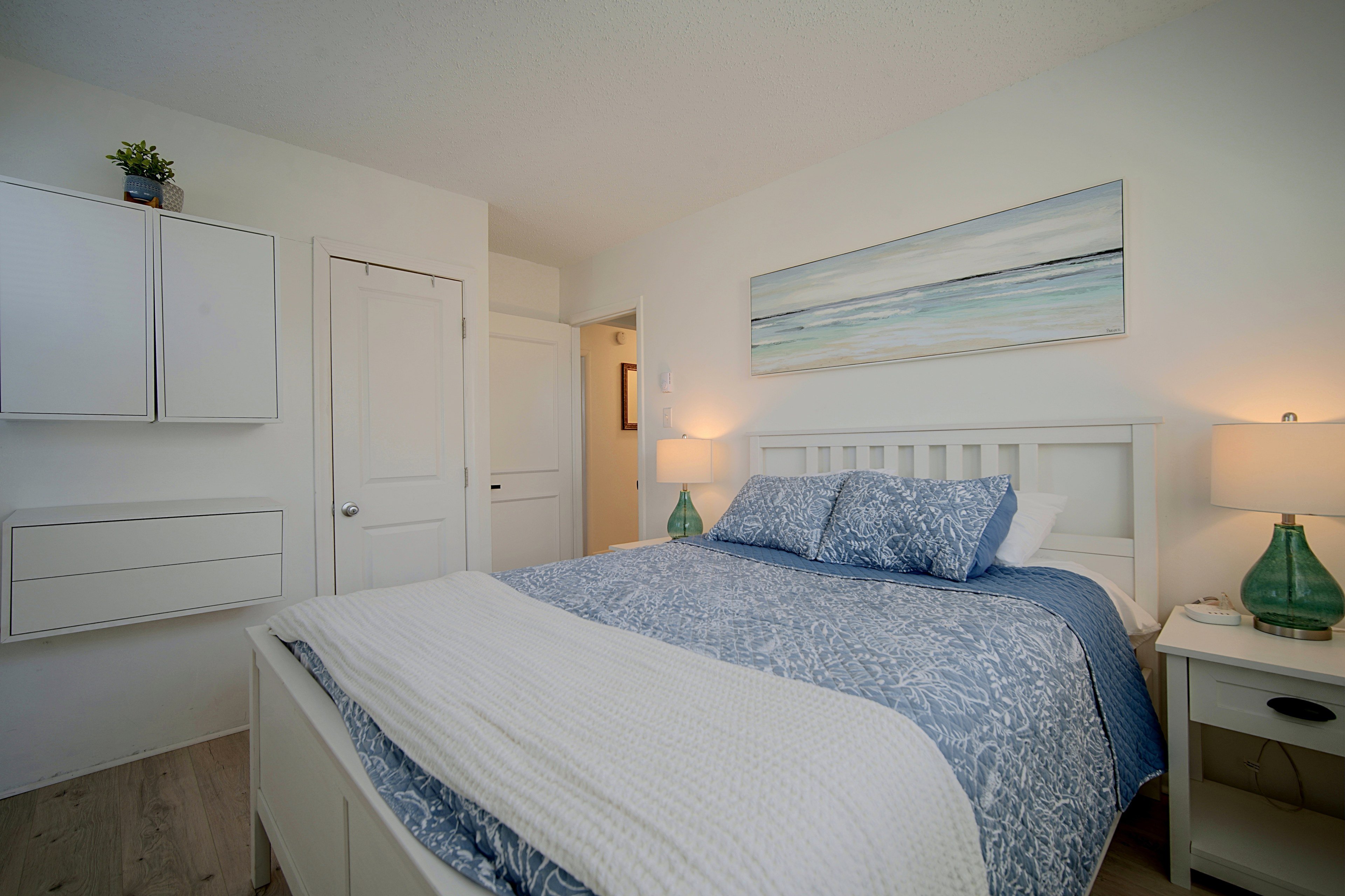 Bedroom 2 | Queen Bed
