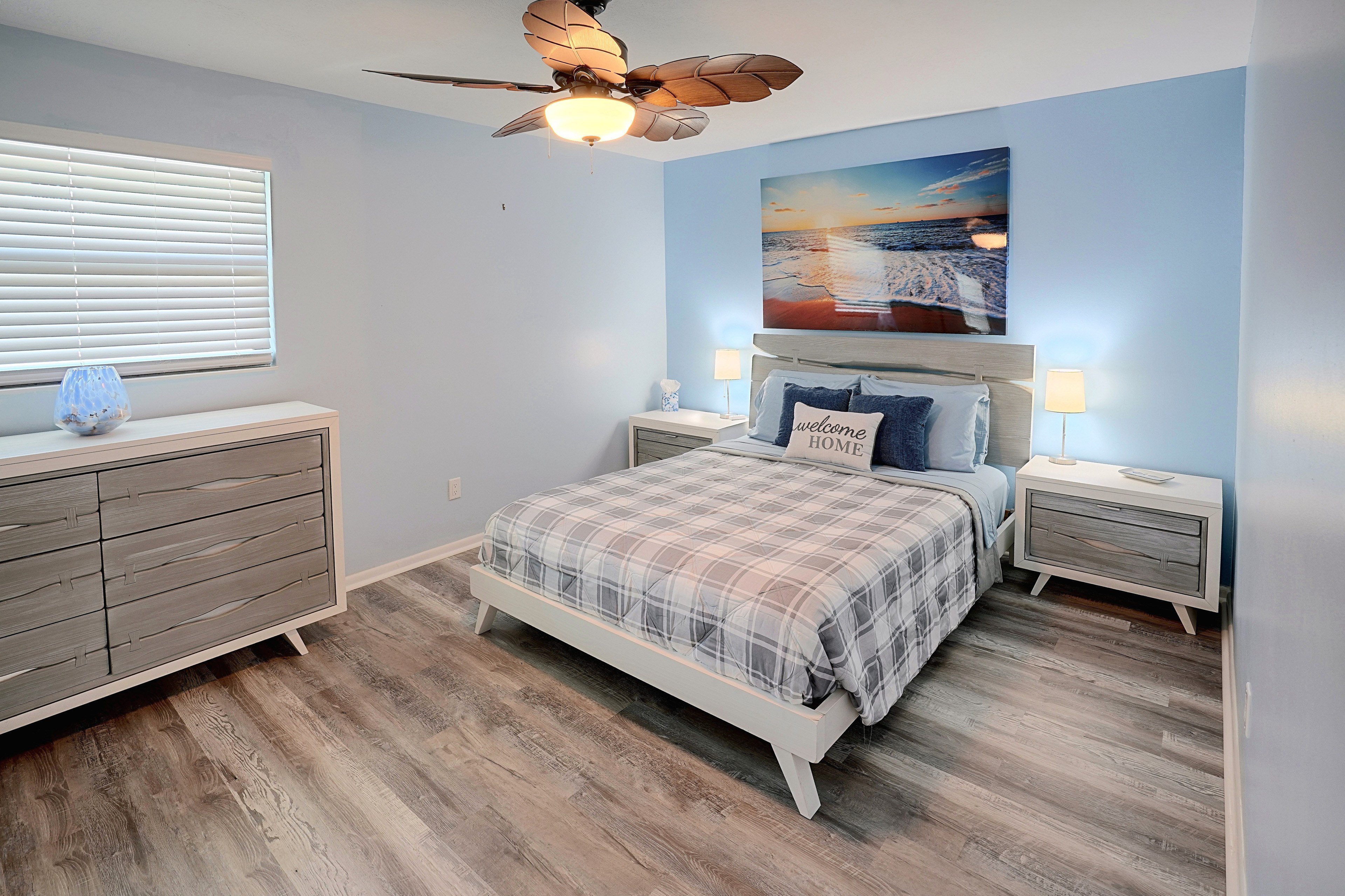 Bedroom | Queen Bed