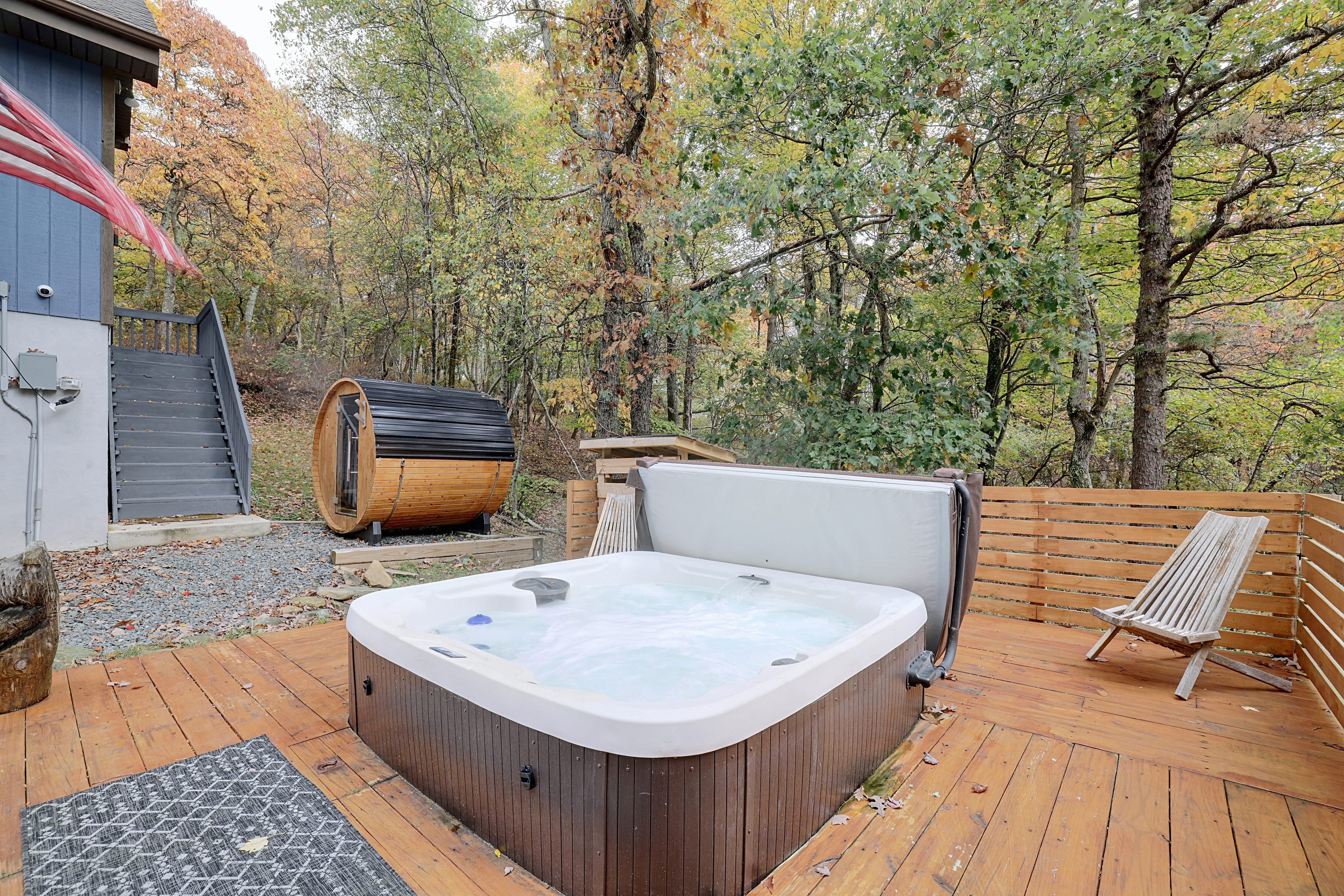 Long Pond Vacation Rental | 3BR | 2BA | Stairs Required | 1,092 Sq Ft