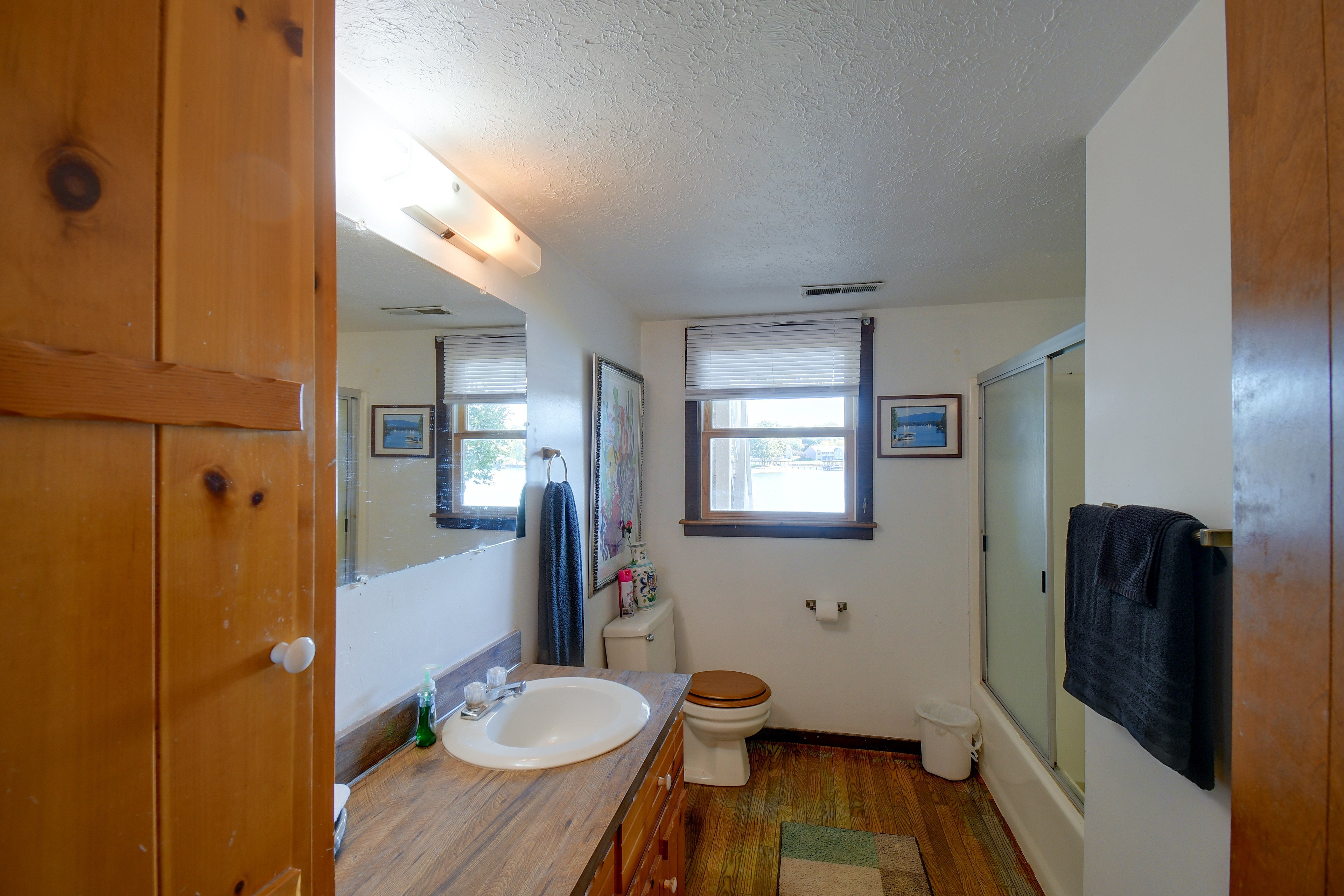 Full Bath | Complimentary Toiletries | Towels Provided