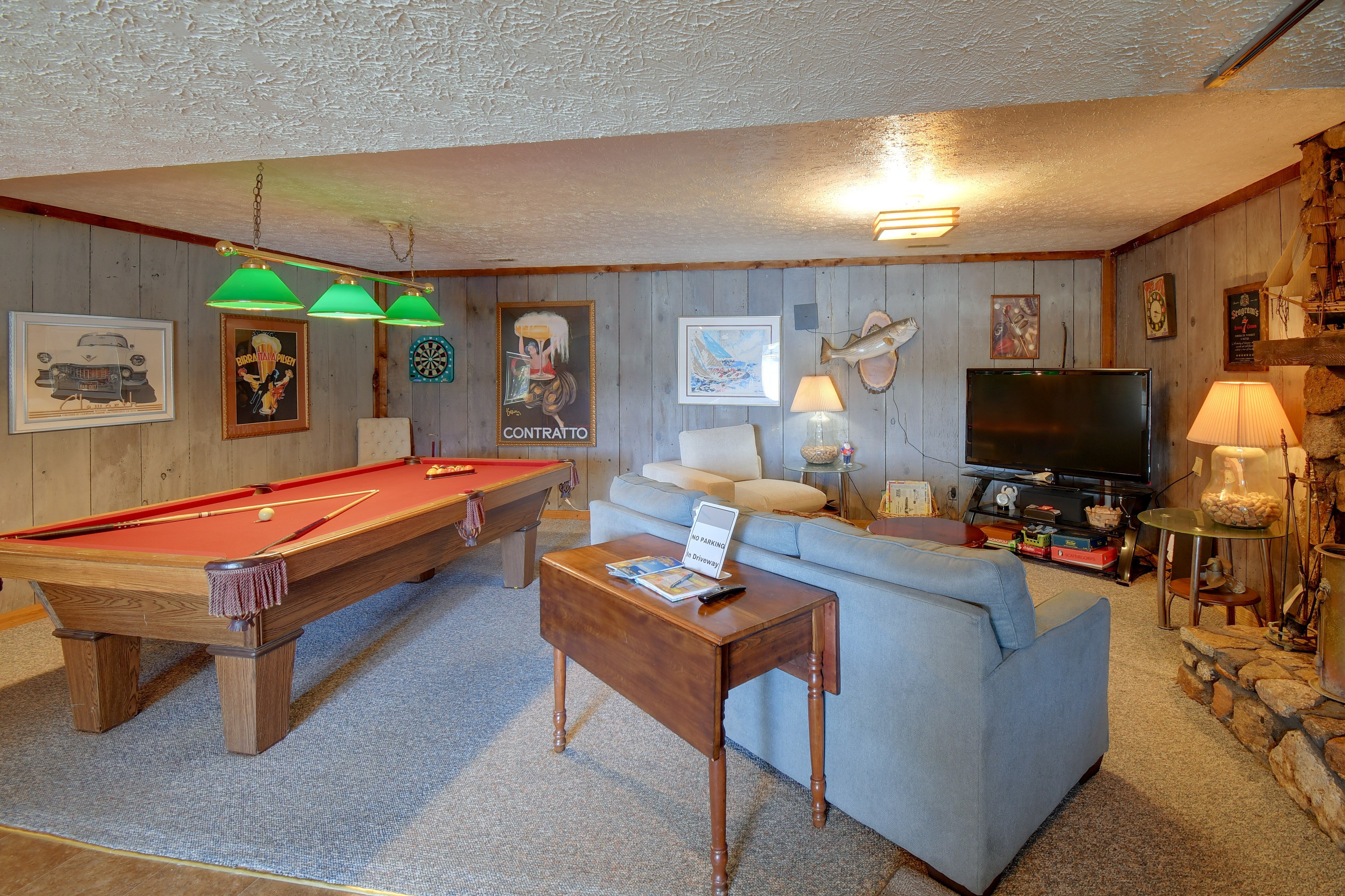 Living Room | Central A/C | Sleeper Sofa