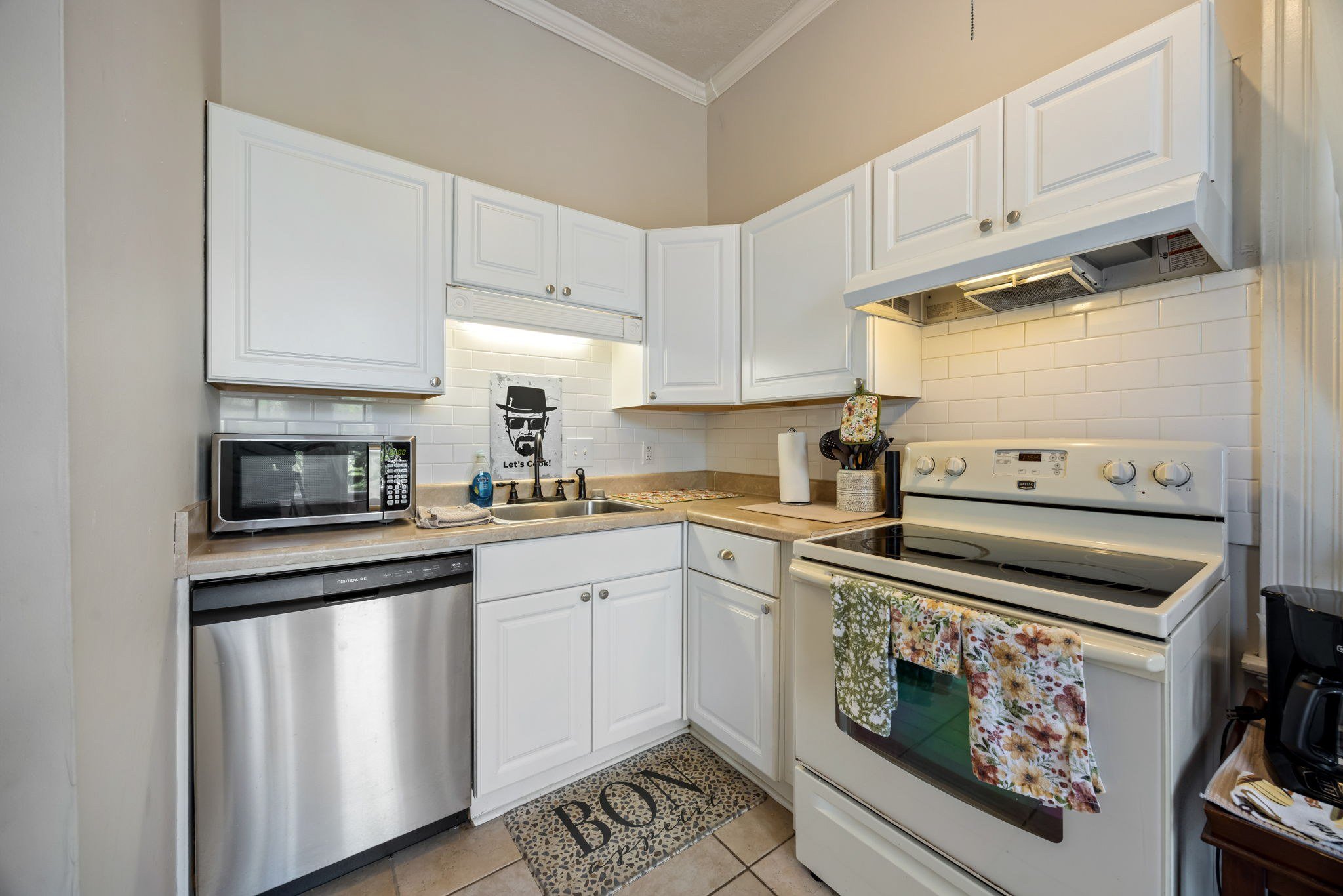 Kitchen | Cooking Basics | Dishware & Flatware | Toaster | Spices | Trash Bags