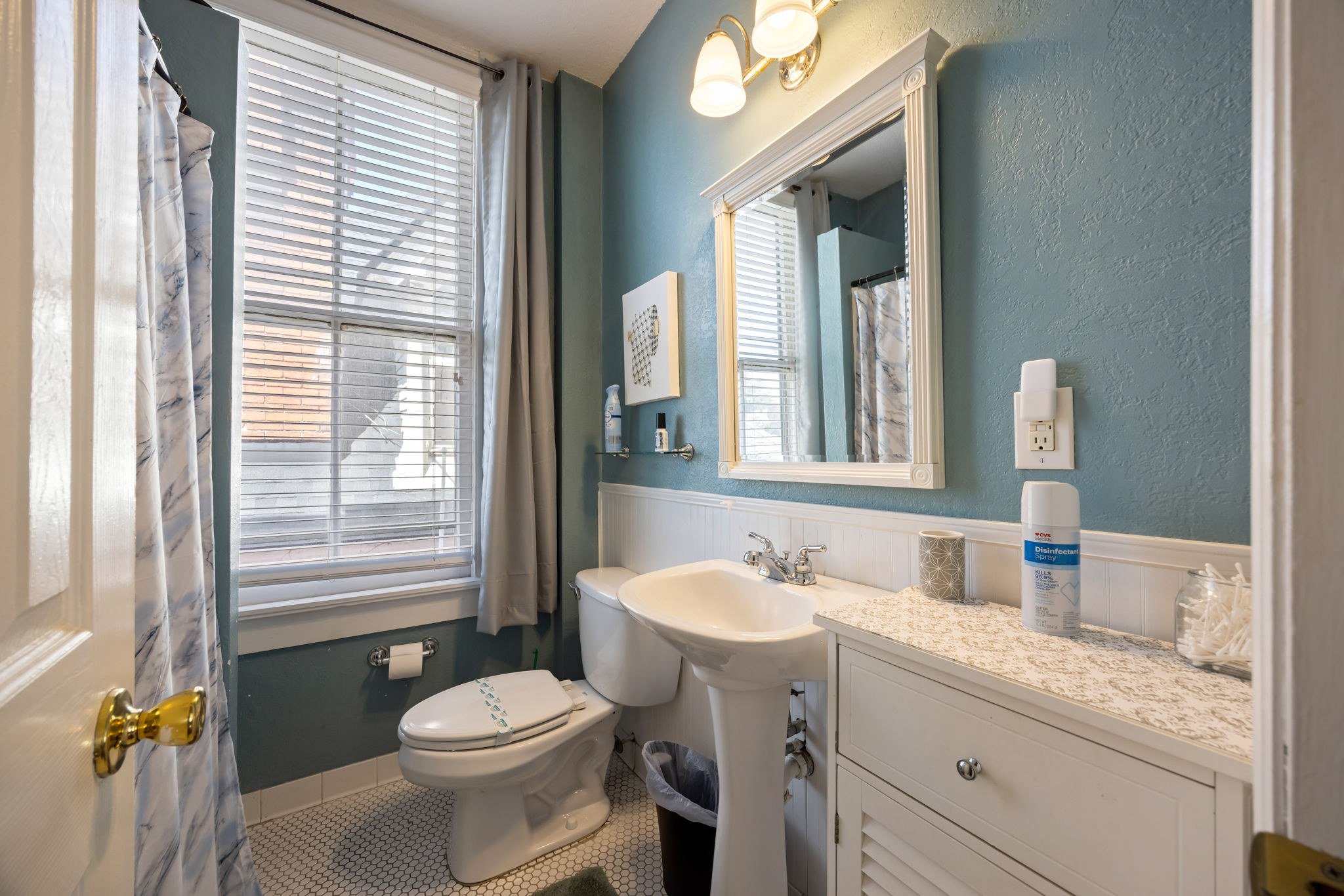 Full Bathroom | Complimentary Toiletries | Hair Dryer | Towels Provided
