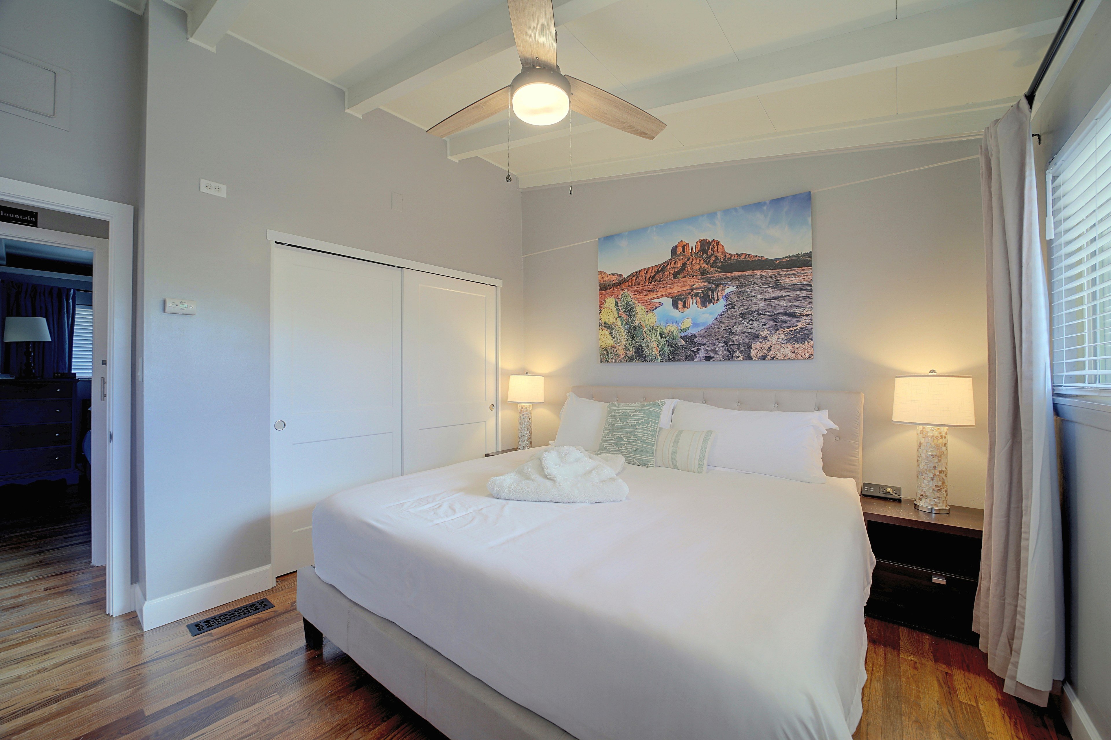 Bedroom 1 | King Bed