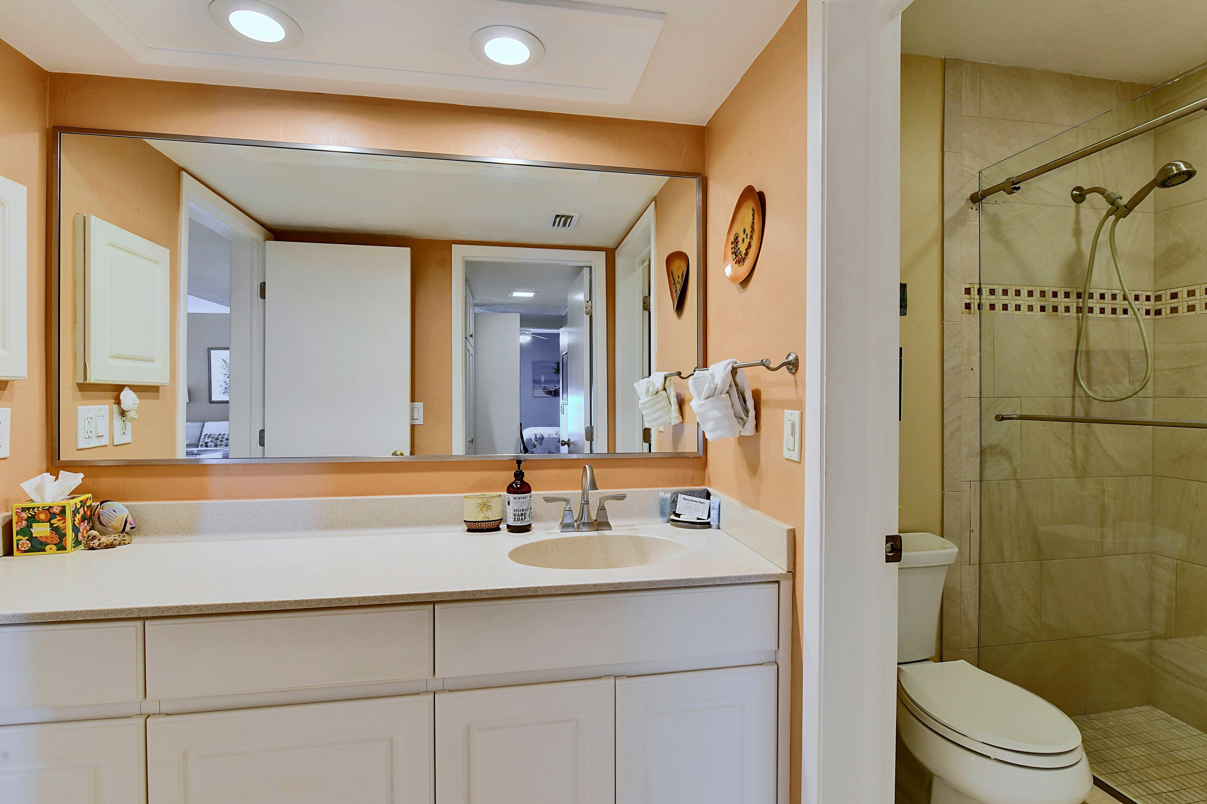 Full Bathroom | 1st Floor | Walk-In Shower | Towels Provided | Hair Dryer