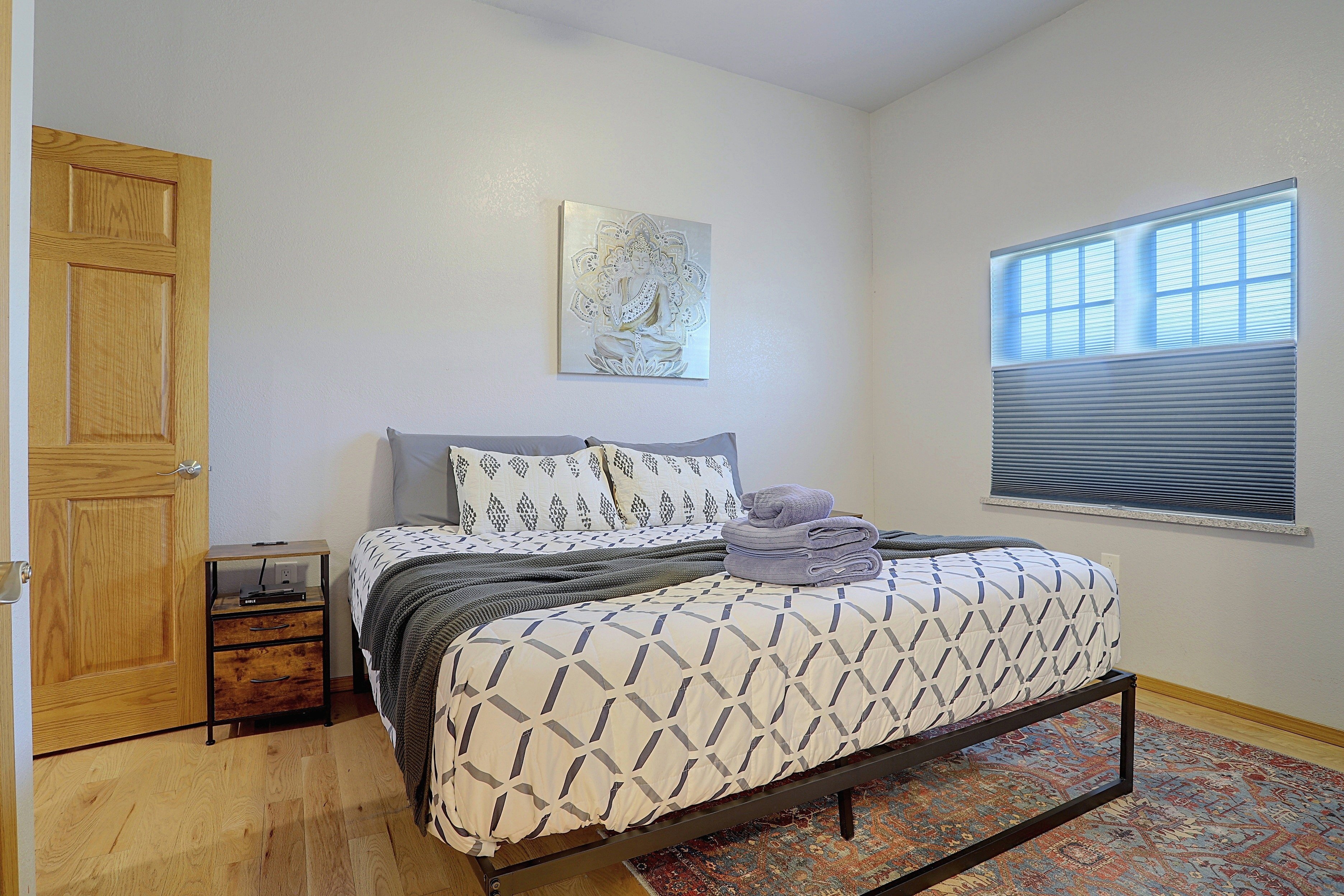 Bedroom 2 | King Bed