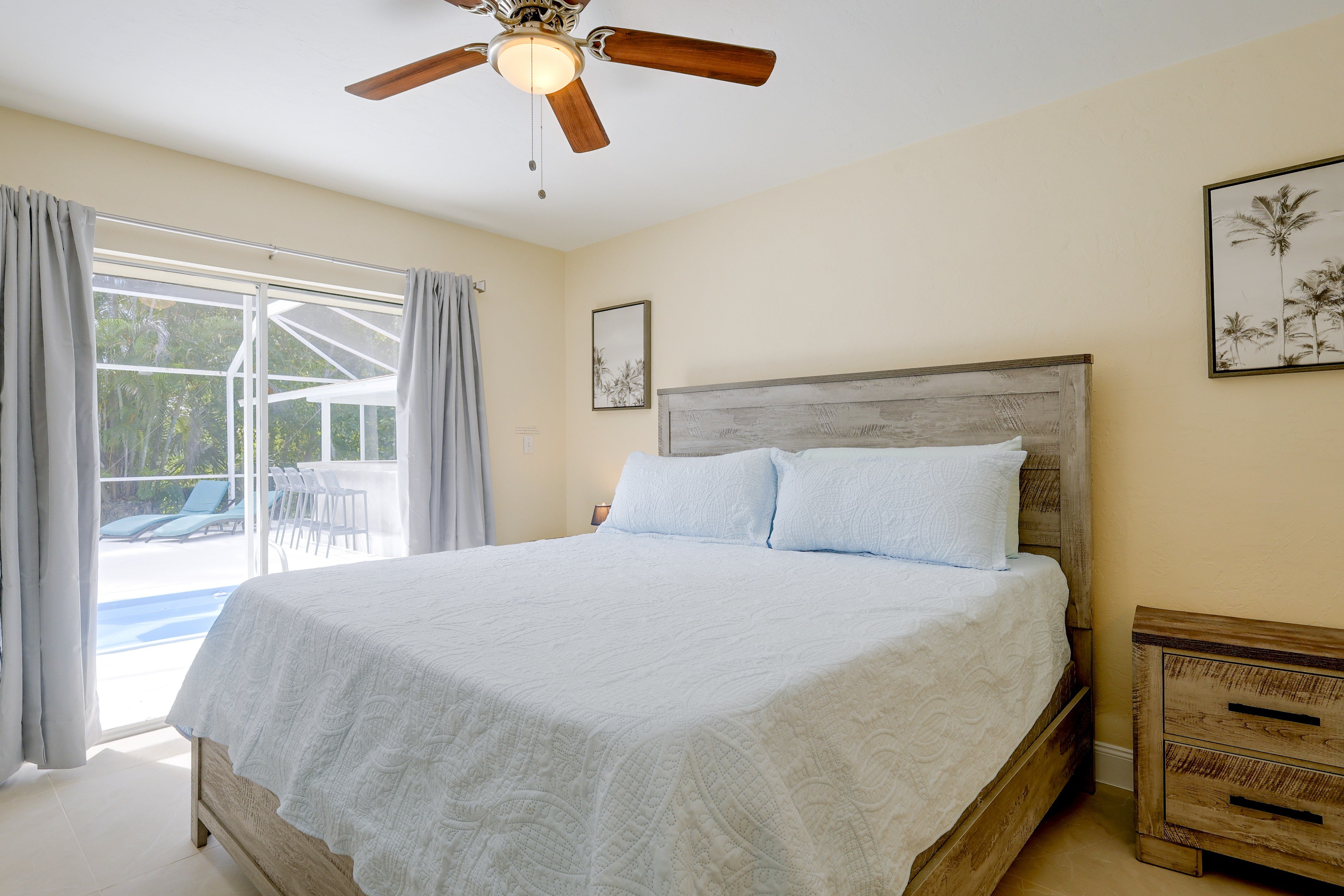 Bedroom 1 | King Bed | Linens Provided