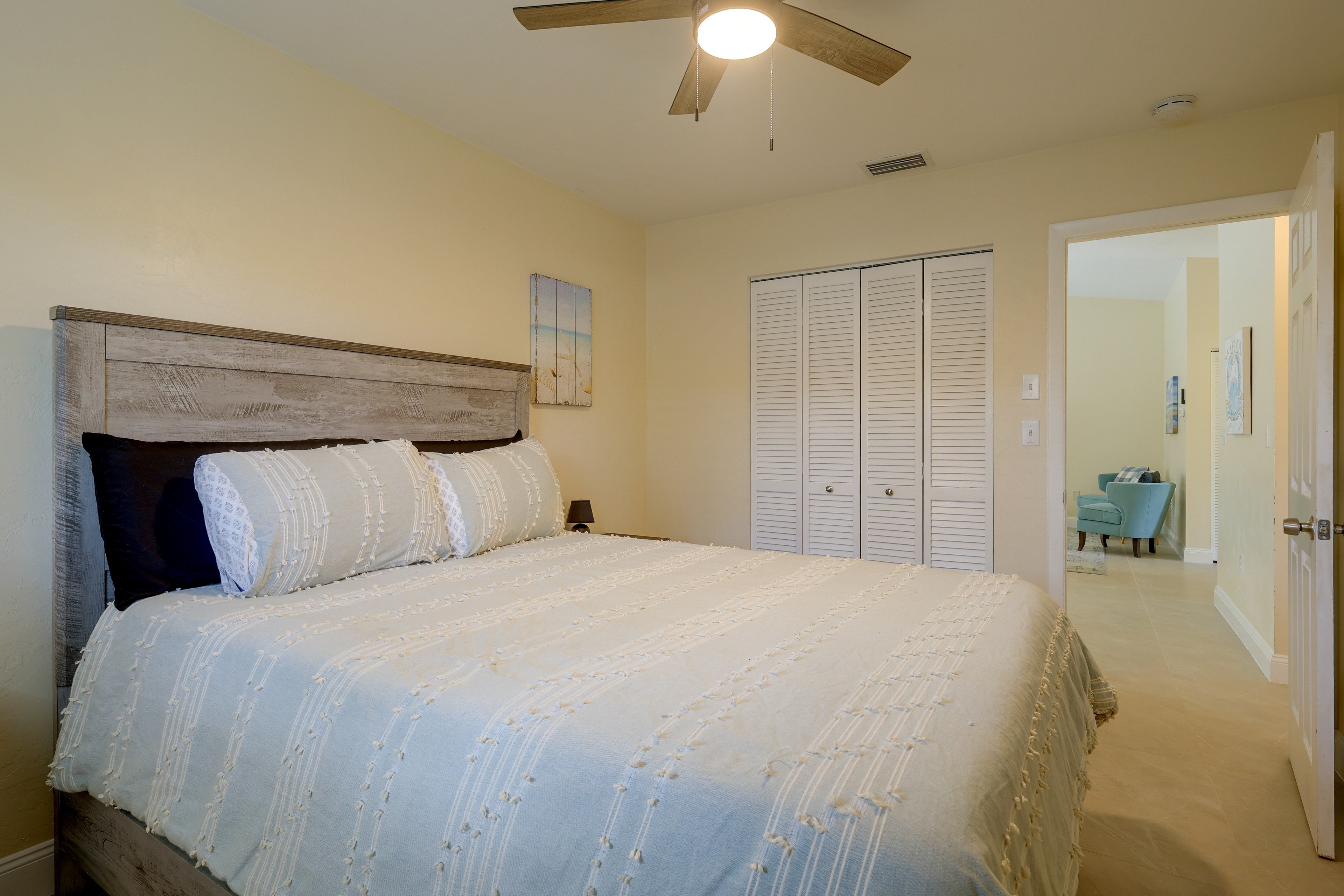 Bedroom 2 | Queen Bed