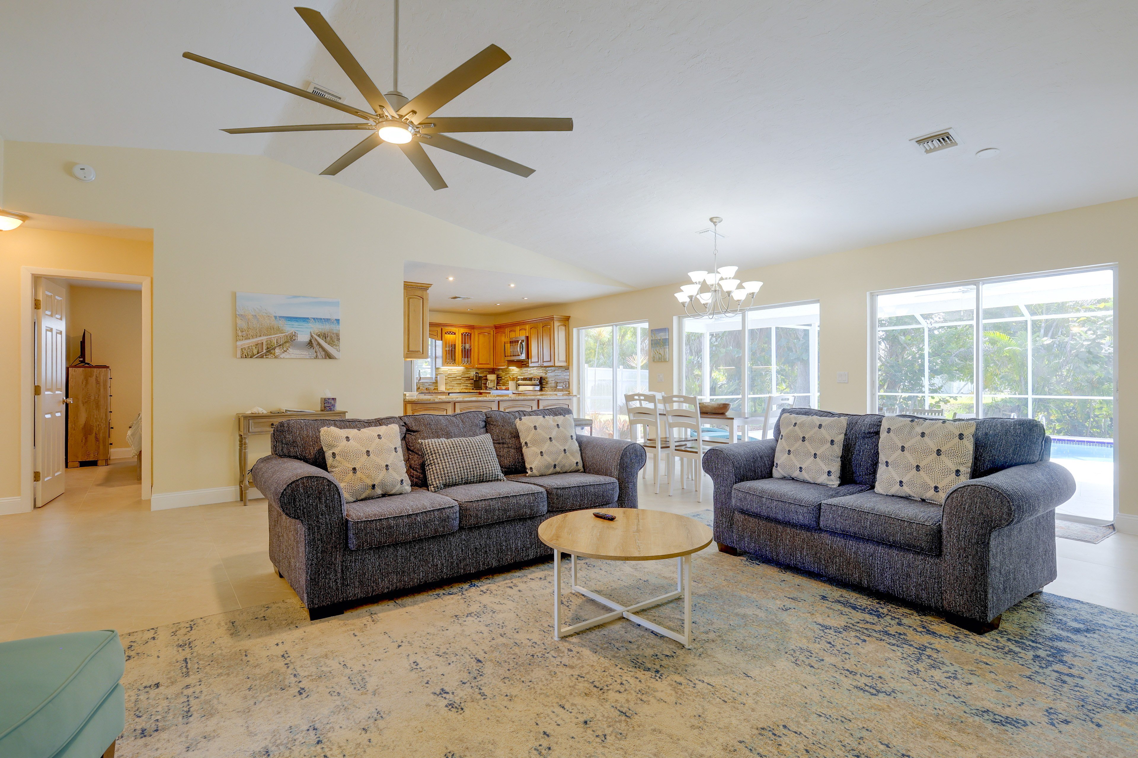 Living Room | Free WiFi | Smart TV | Single-Story Home