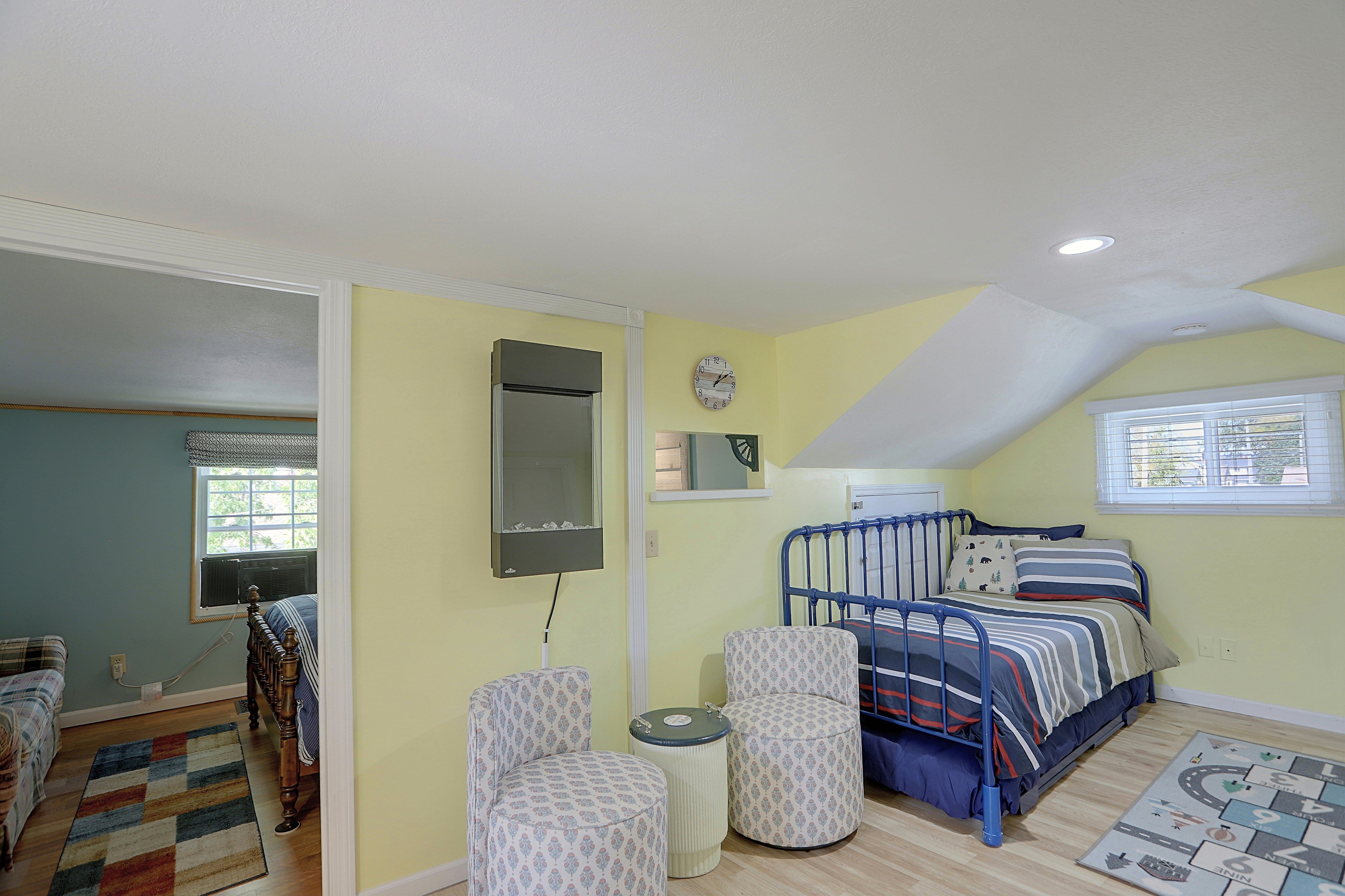 Twin Bed w/ Twin Trundle