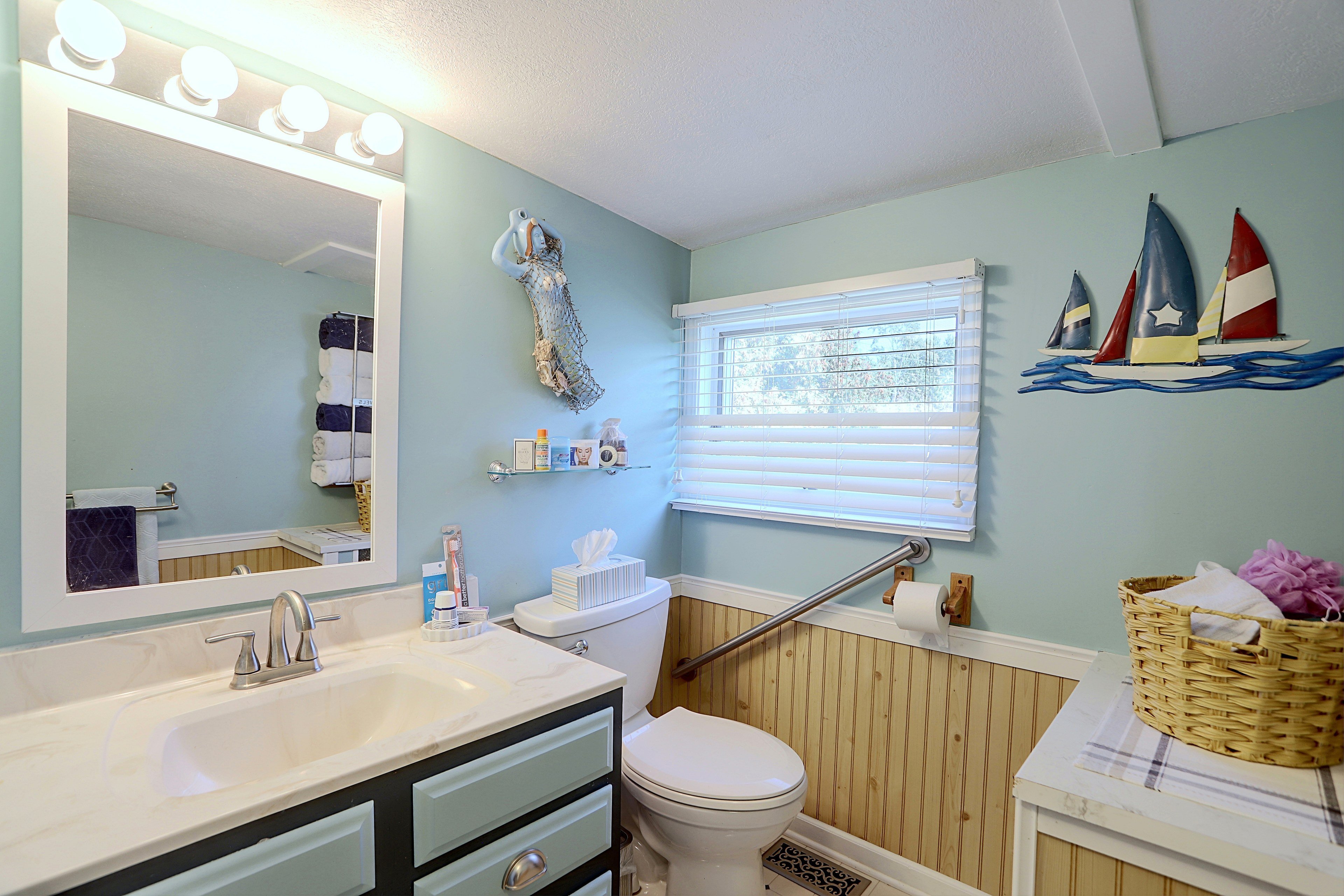 Full Bathroom