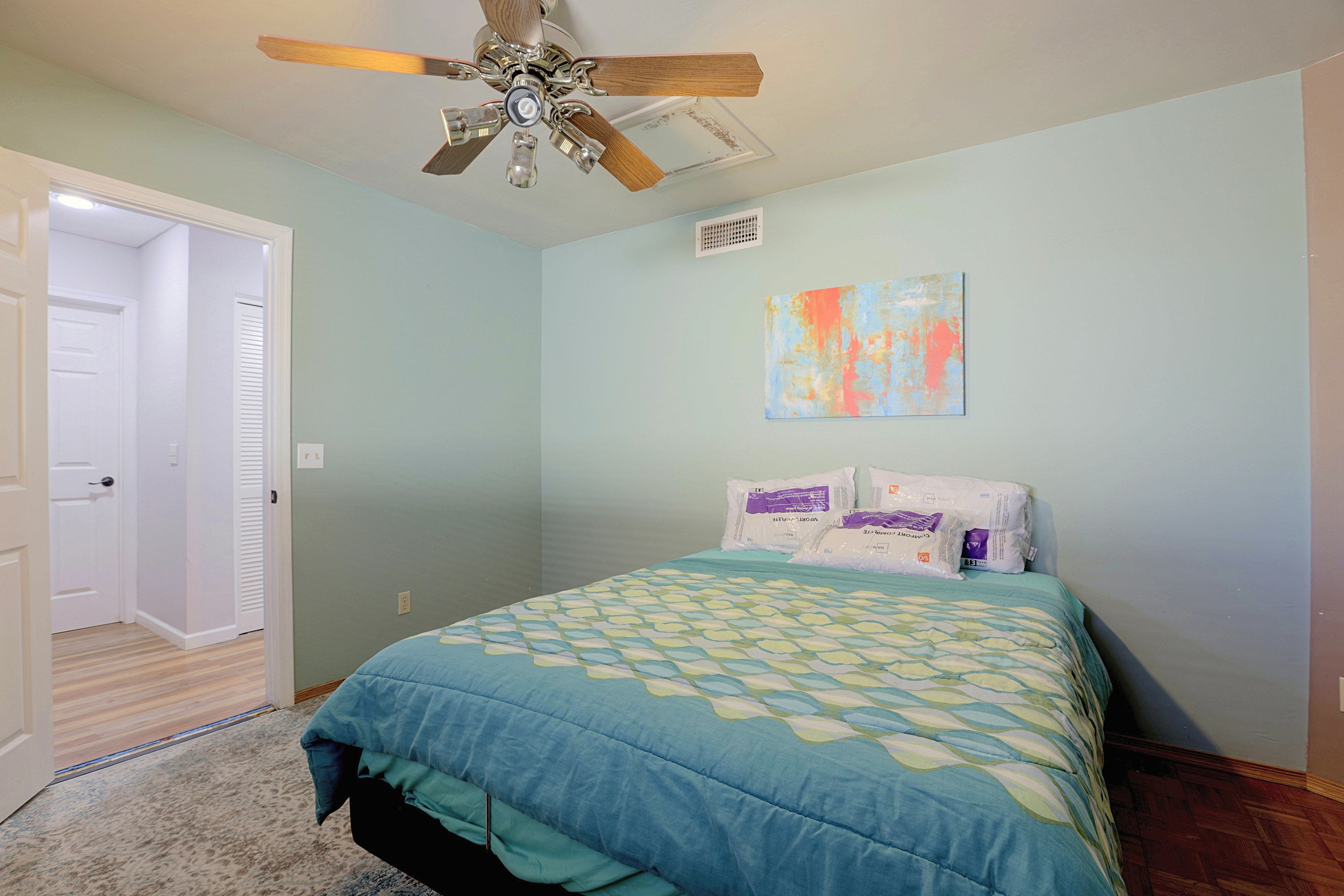 Bedroom 3 | Queen Bed