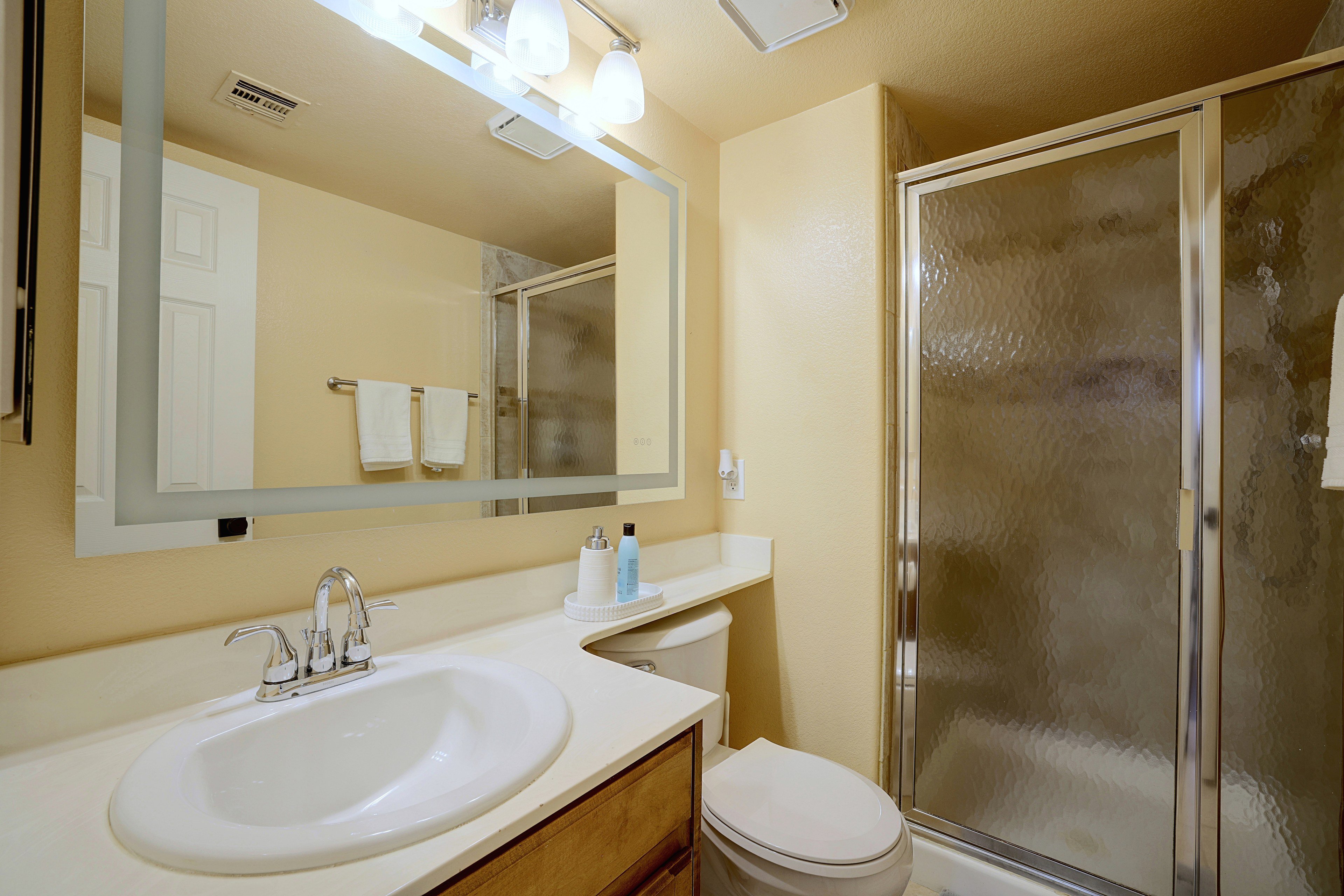 Bathroom | 2nd Floor