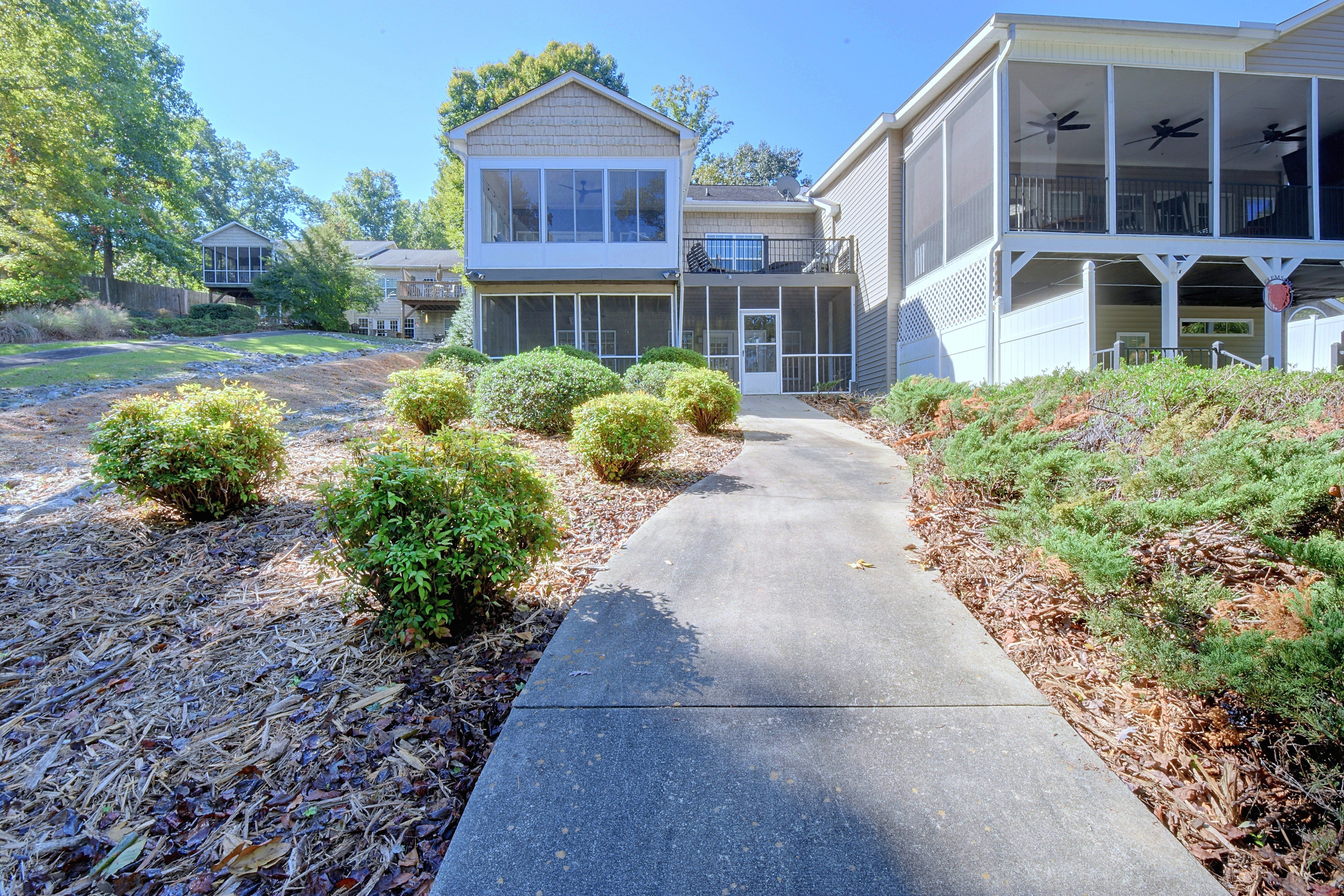 Seneca Vacation Rental | 3BR | 2.5 BA | 1,147 Sq Ft