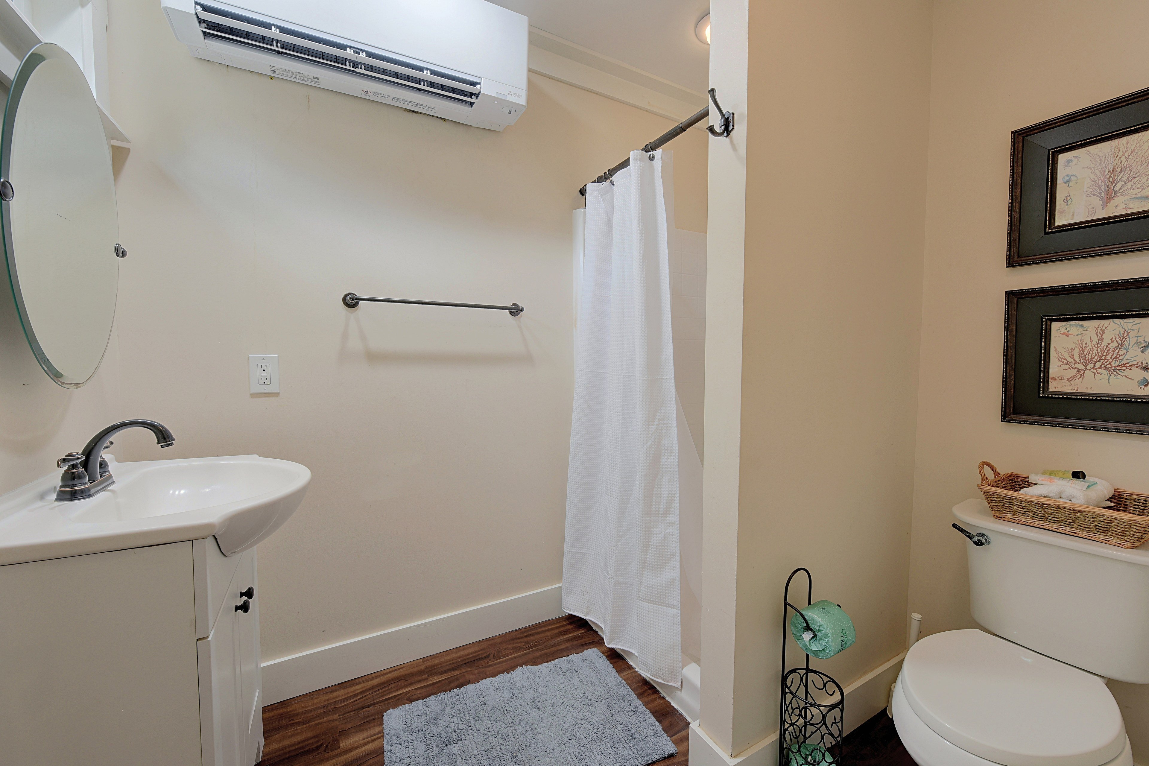 Bathroom | Towels Provided