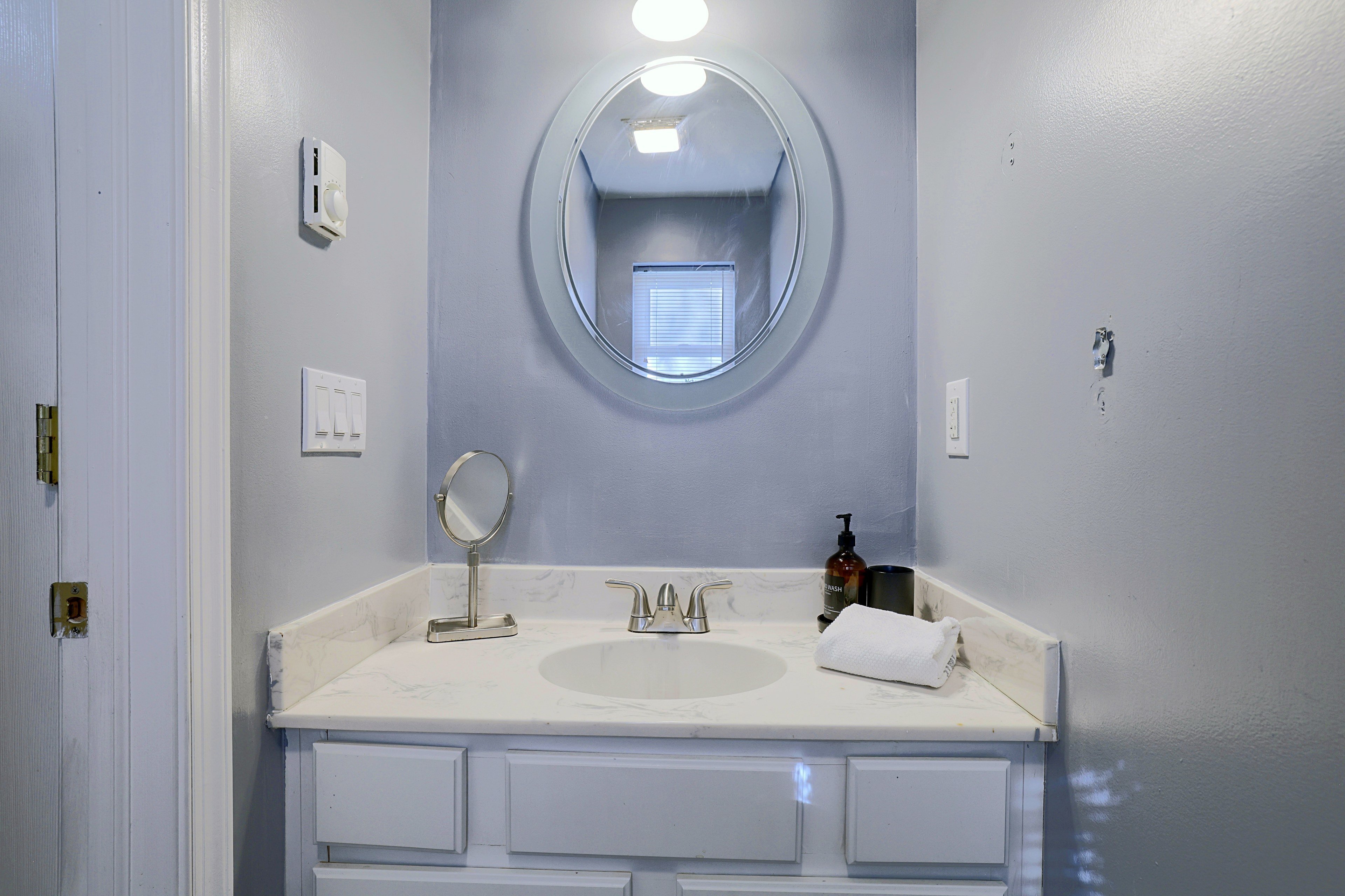 Half Bathroom | 1st Floor