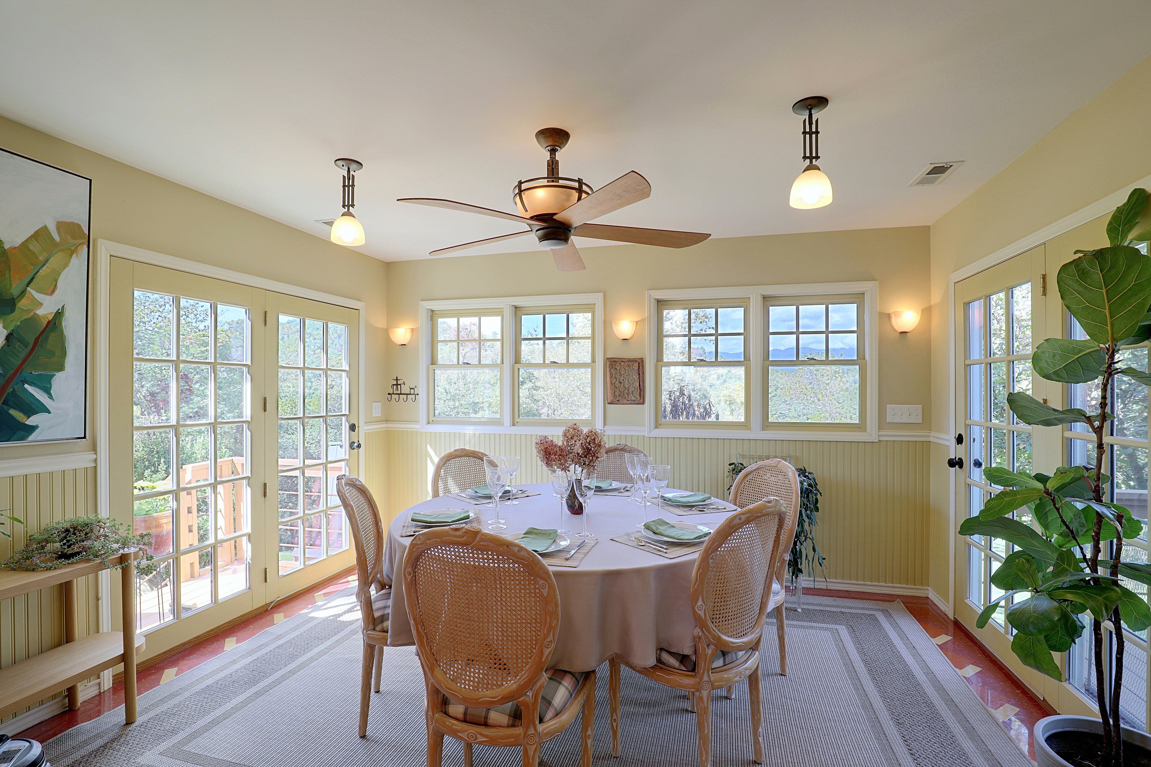 Dining Room | Dishware/Flatware Provided | Main Level