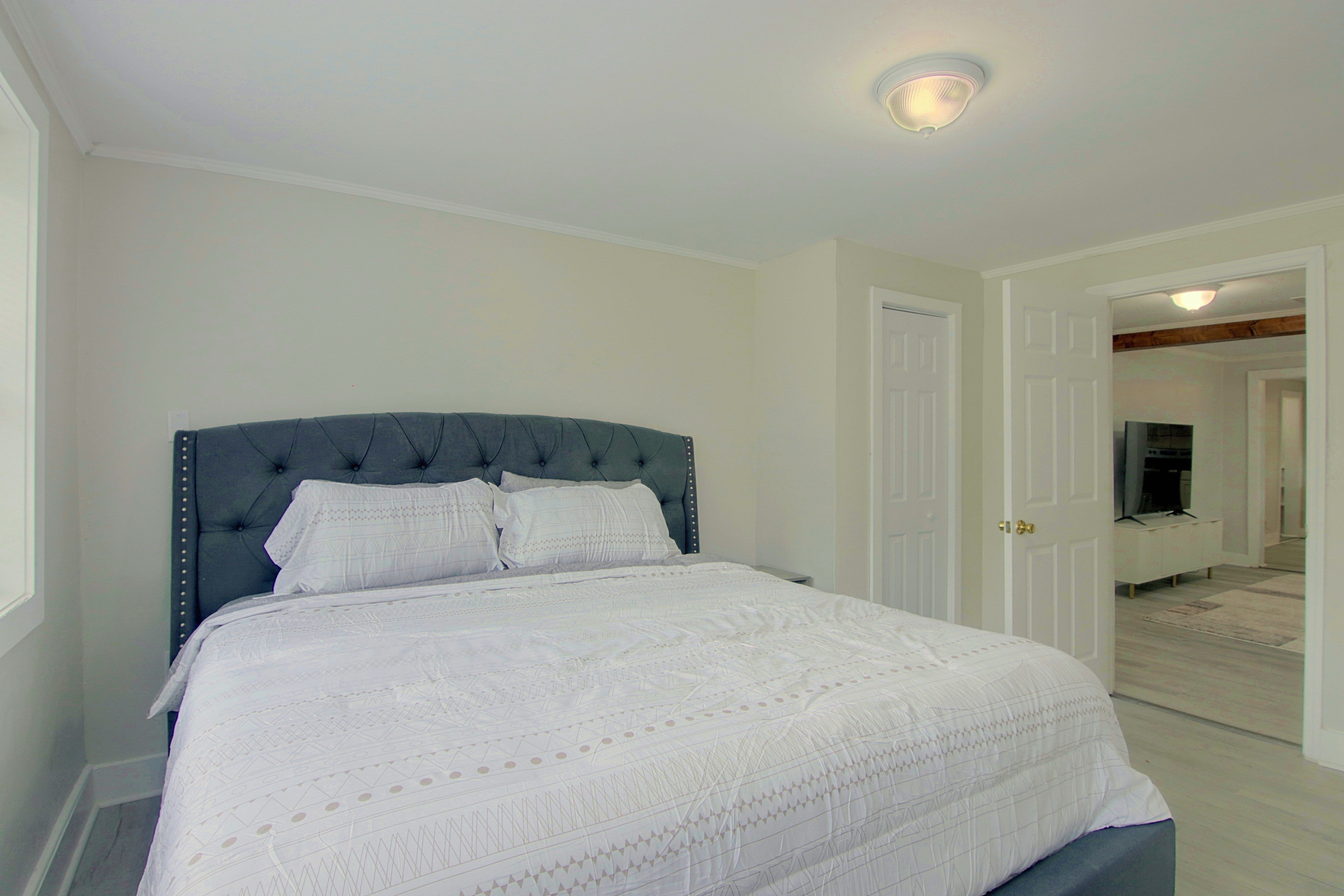 Bedroom | King Bed