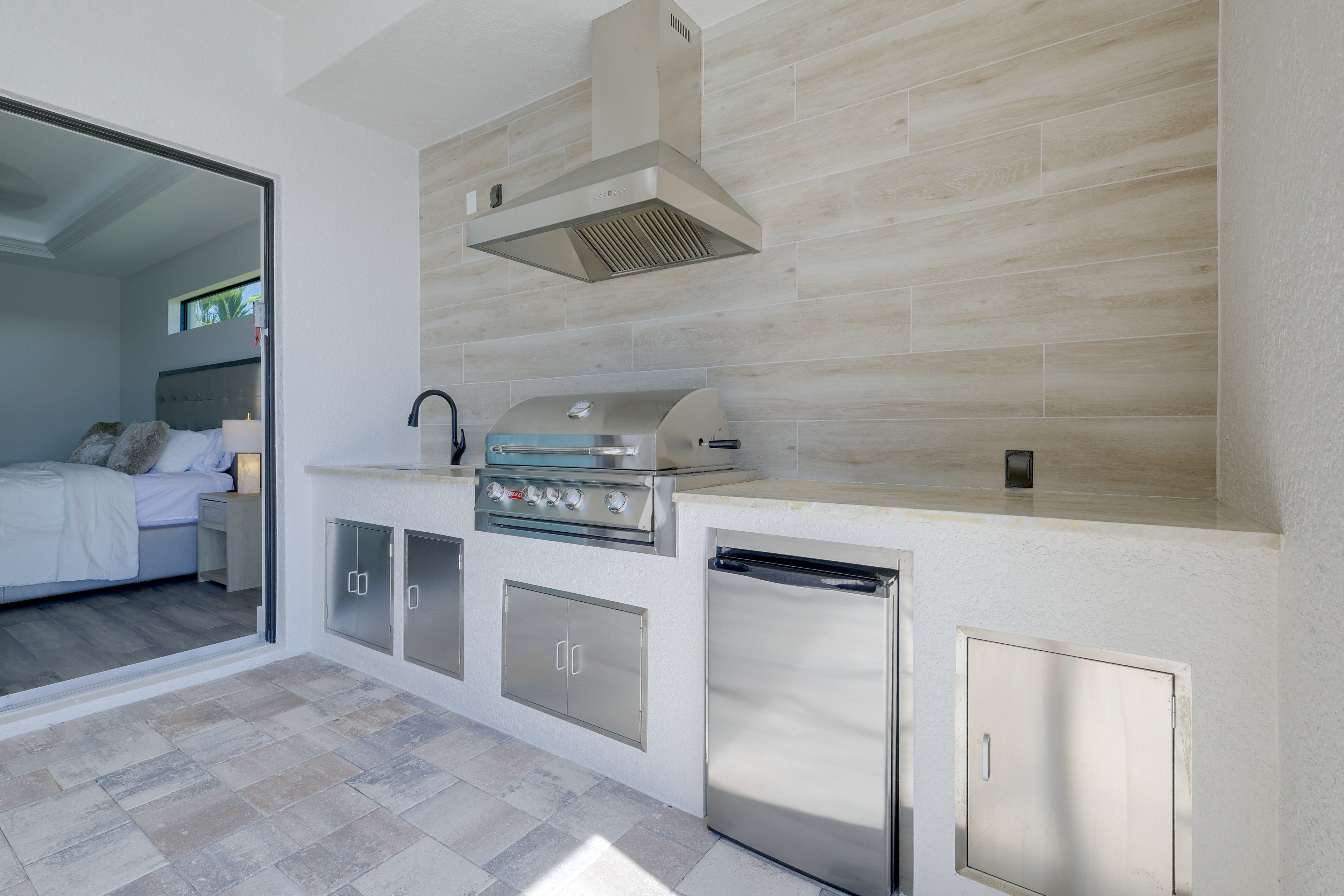 Outdoor Kitchen
