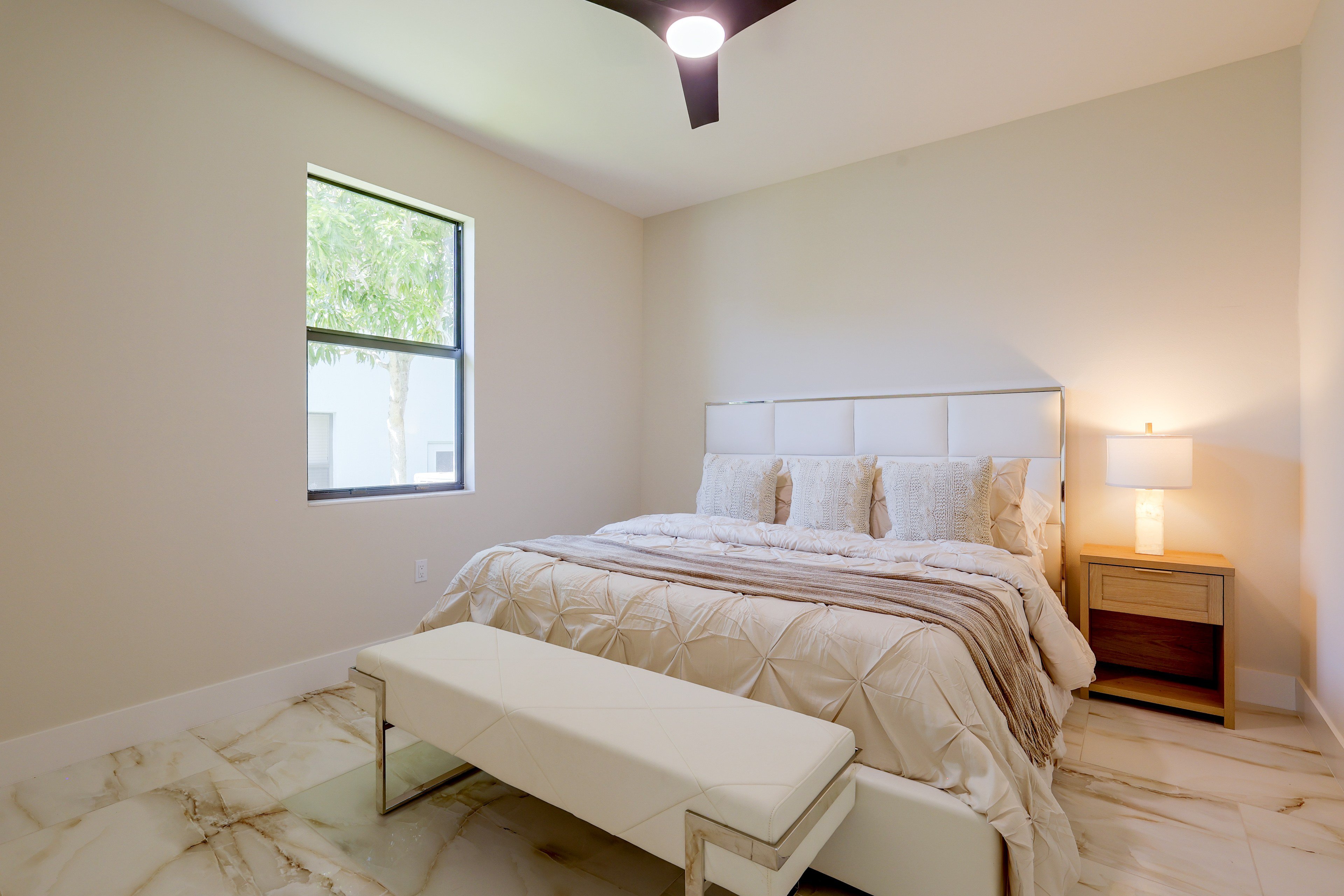 Bedroom 2 | Queen Bed