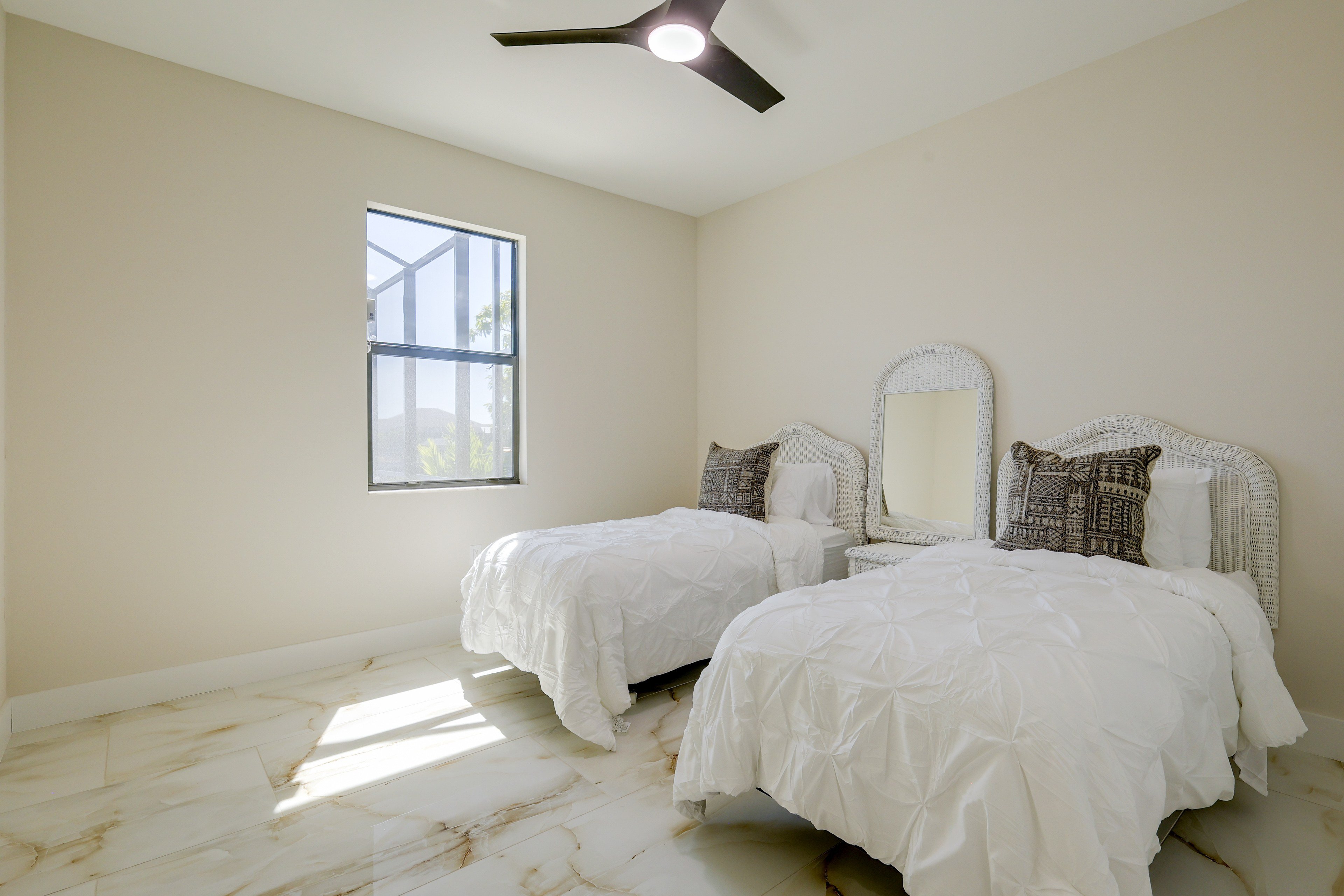 Bedroom 3 | 2 Twin Beds