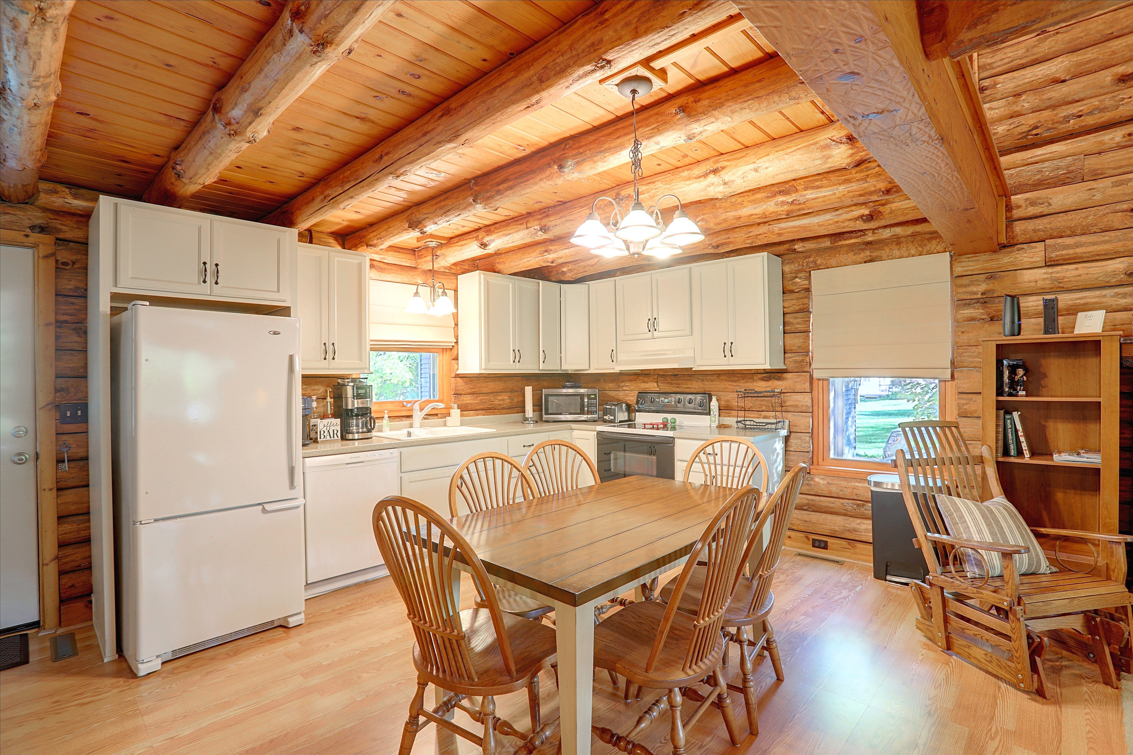 Kitchen | Dining Table | Main Level