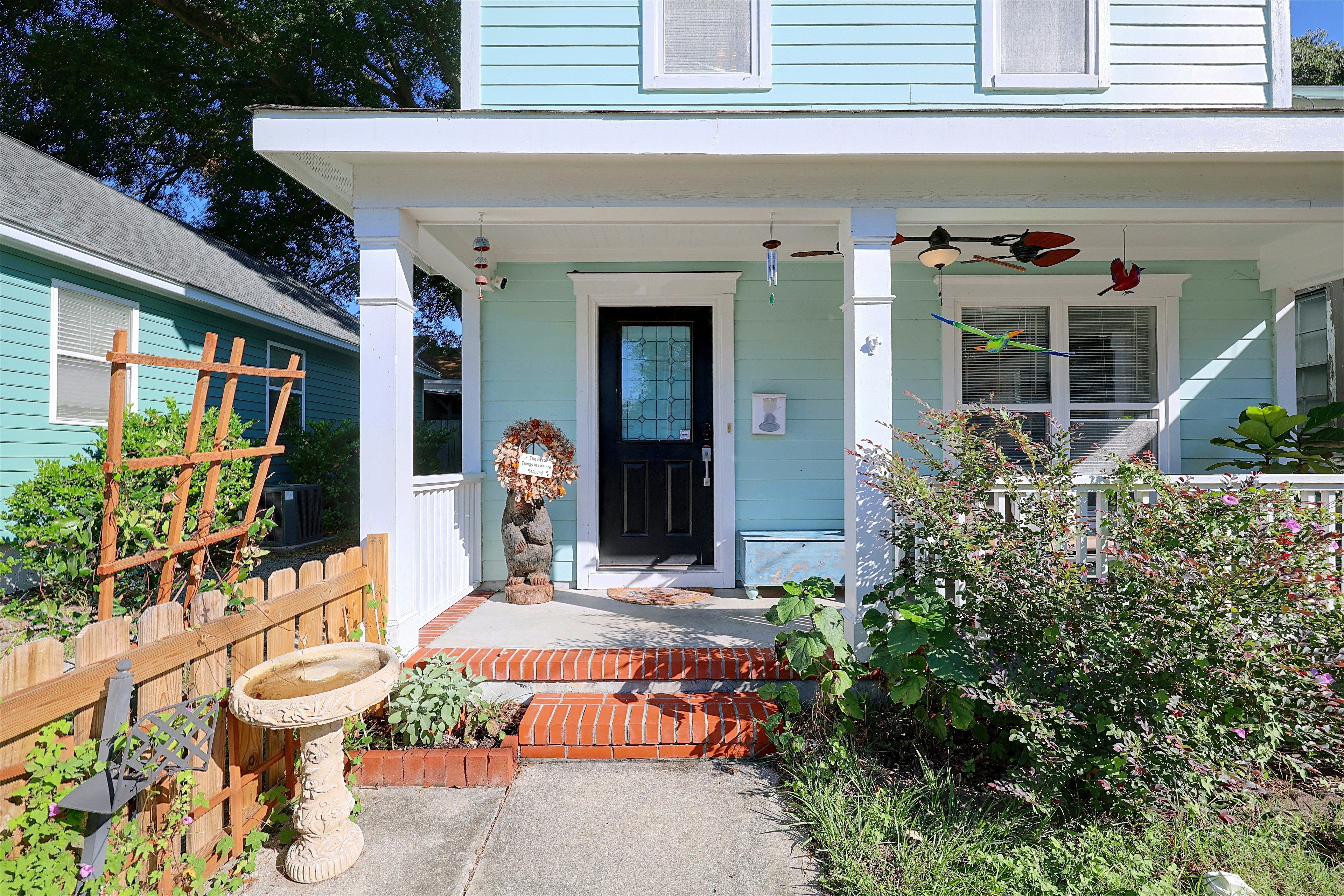 Exterior | Driveway (2 Vehicles)