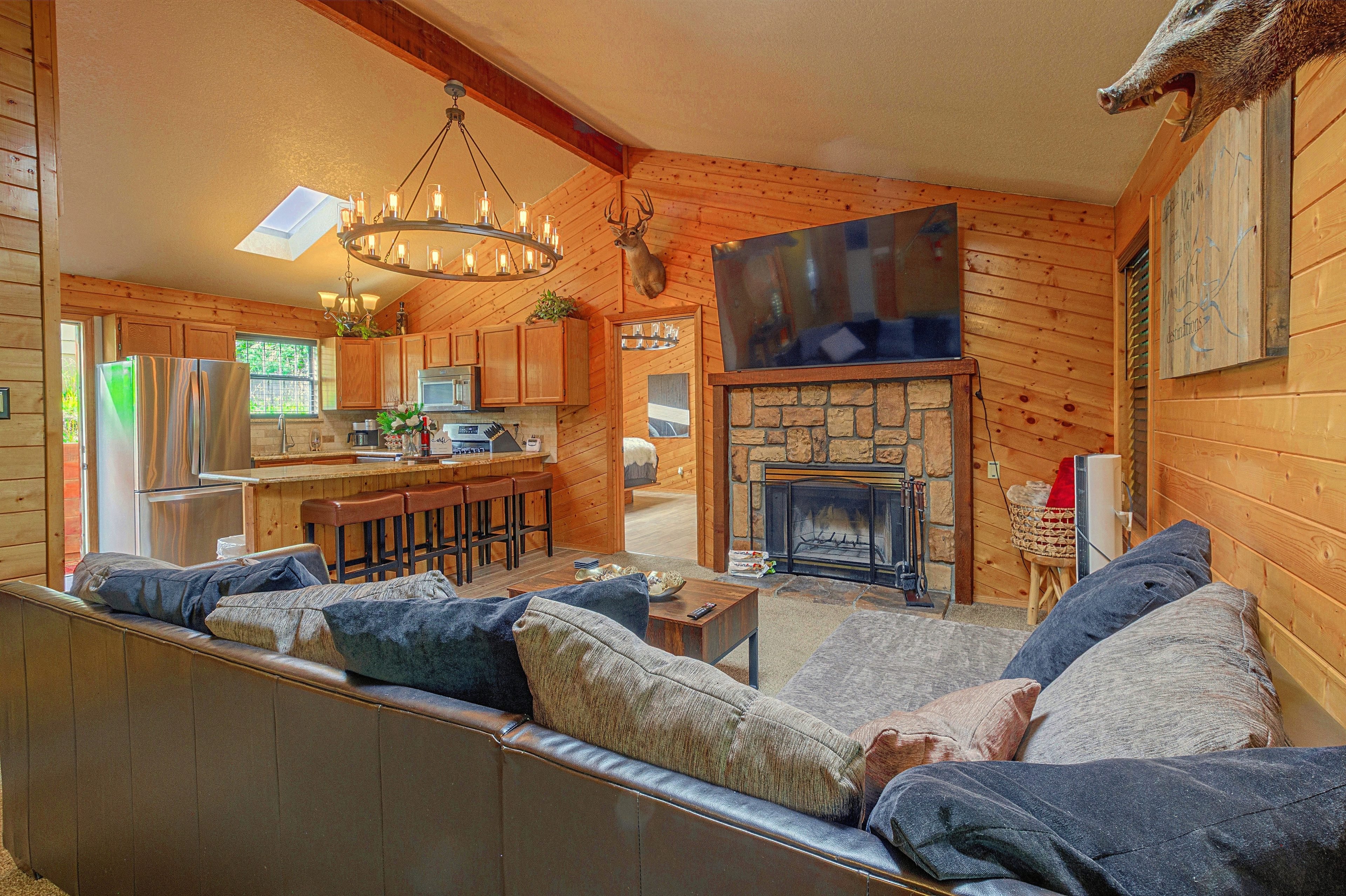 Ruidoso Vacation Rental | 3BR | 2.5BA | 1,160 Sq Ft | Stairs to Enter