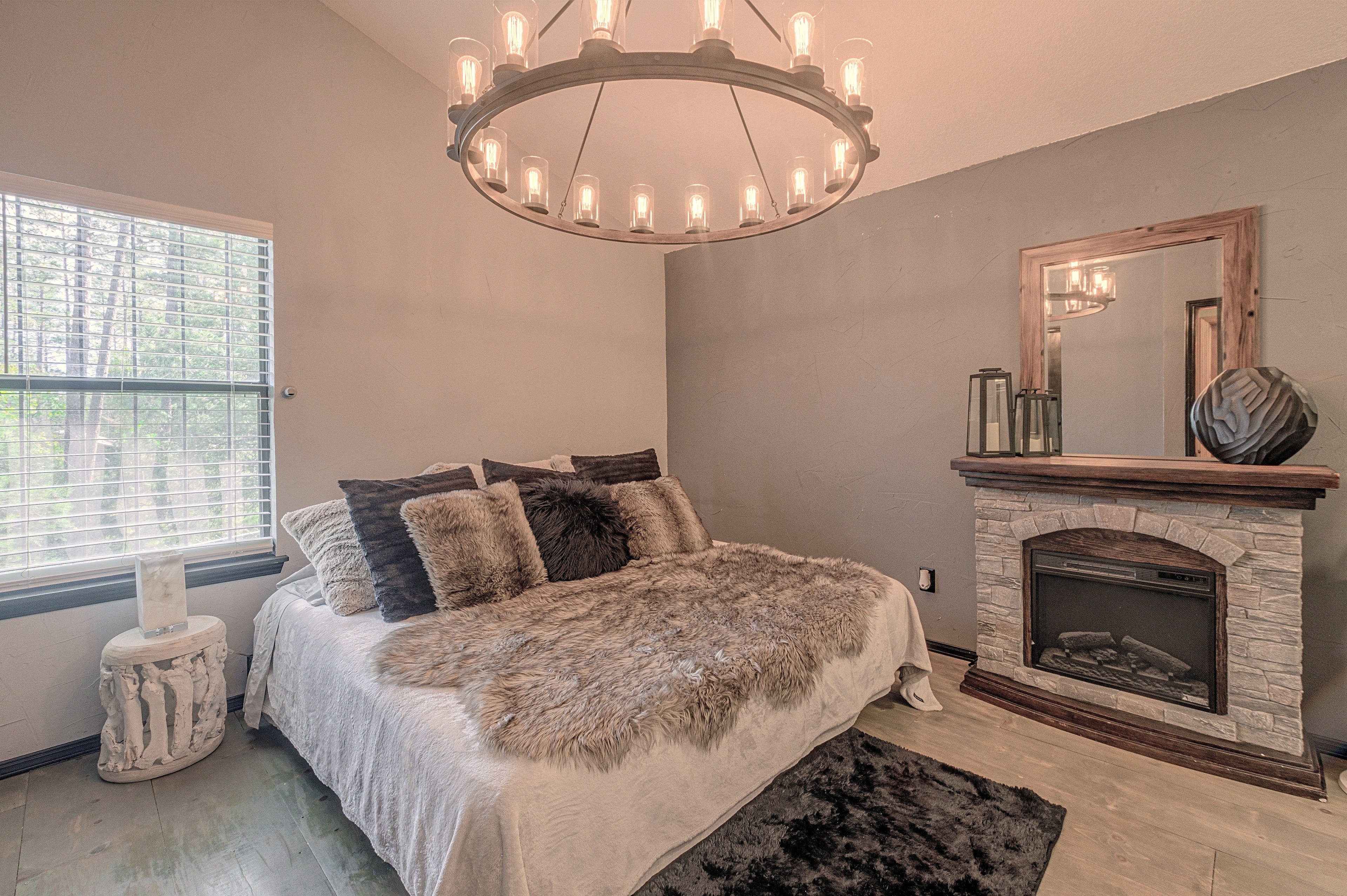Bedroom 1 | King Bed