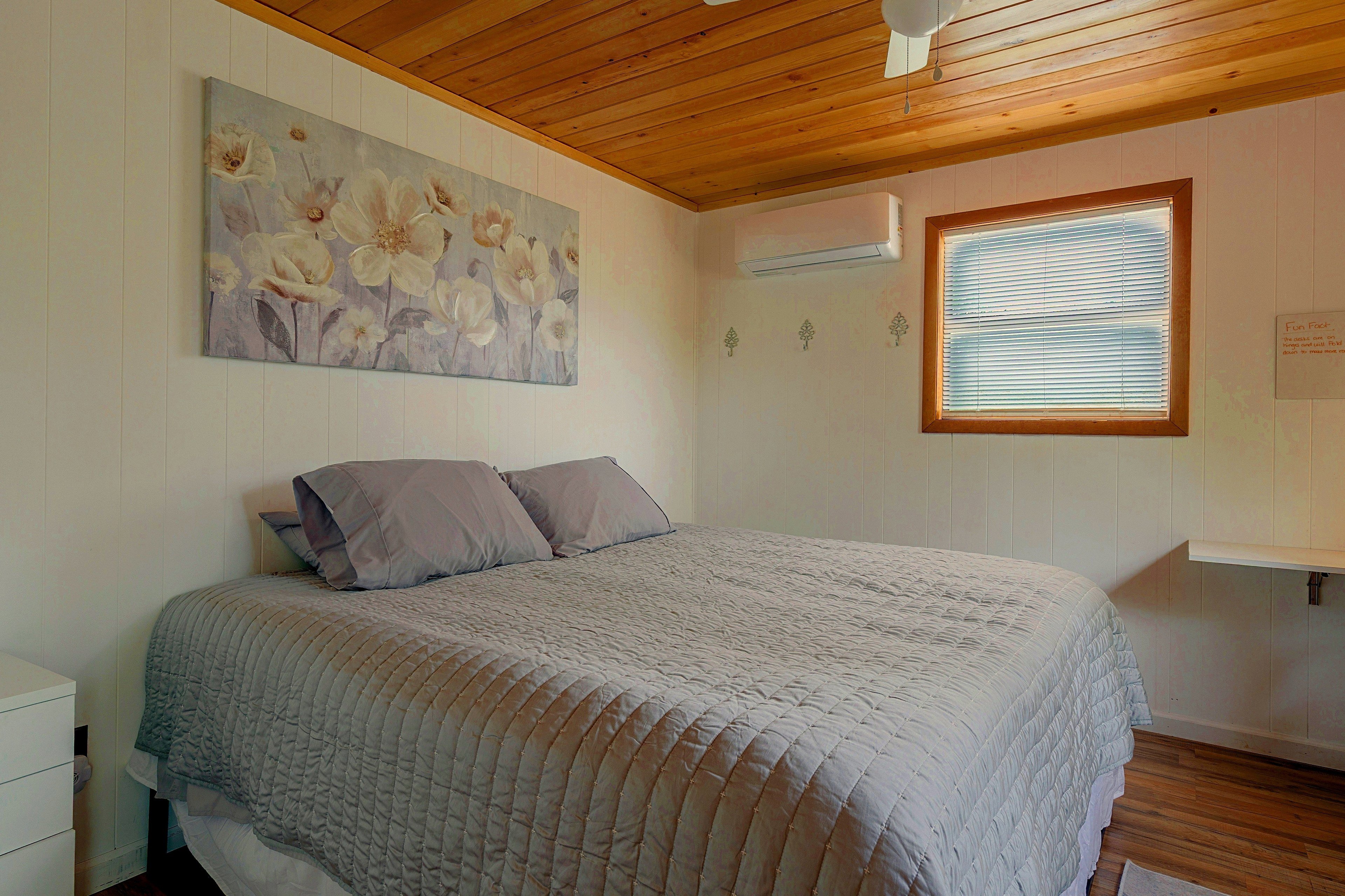 Bedroom | King Bed | 1st Floor