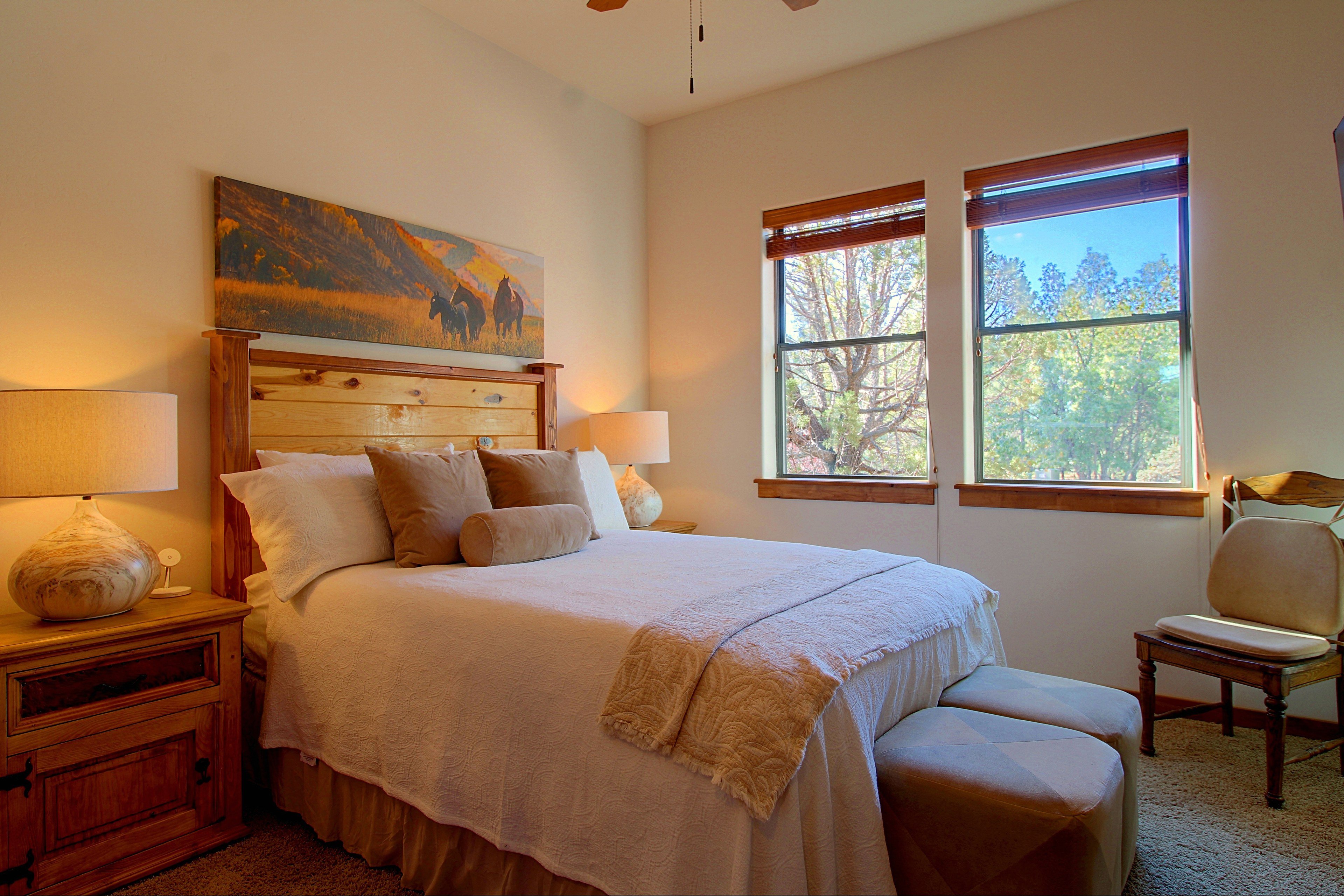 Bedroom 3 | Queen Bed