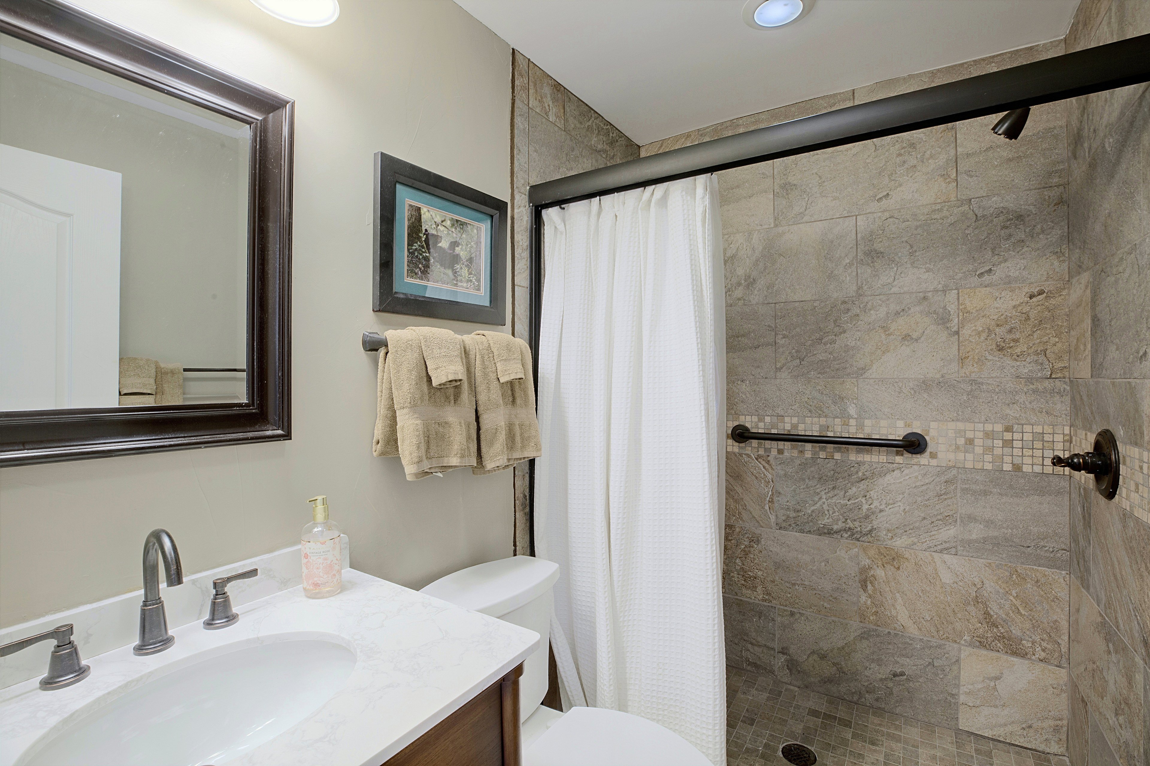 Full Bathroom | 1st Floor