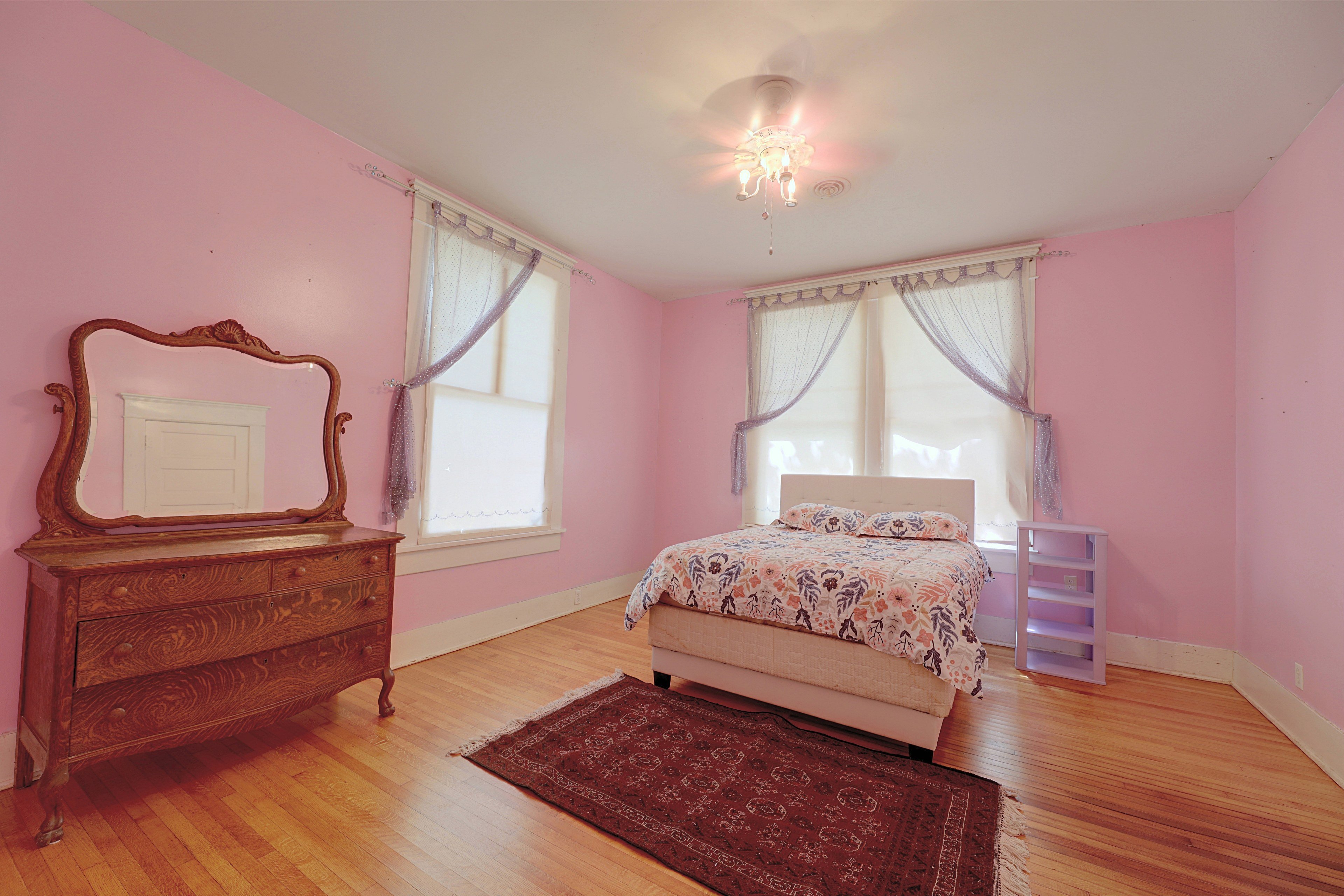 Bedroom 3 | Queen Bed