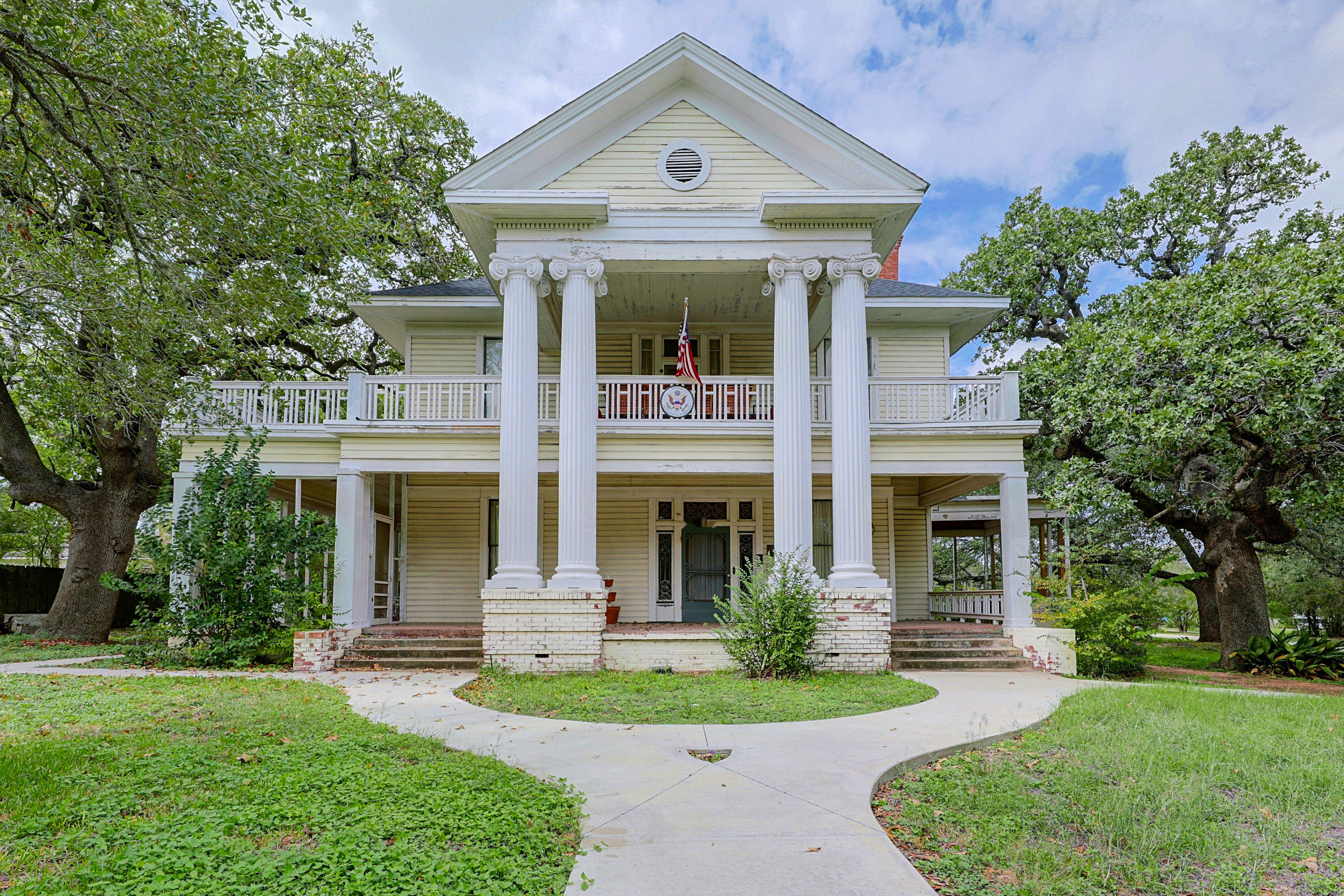 Bryan Vacation Rental | 4BR | 2BA | 3,450 Sq Ft