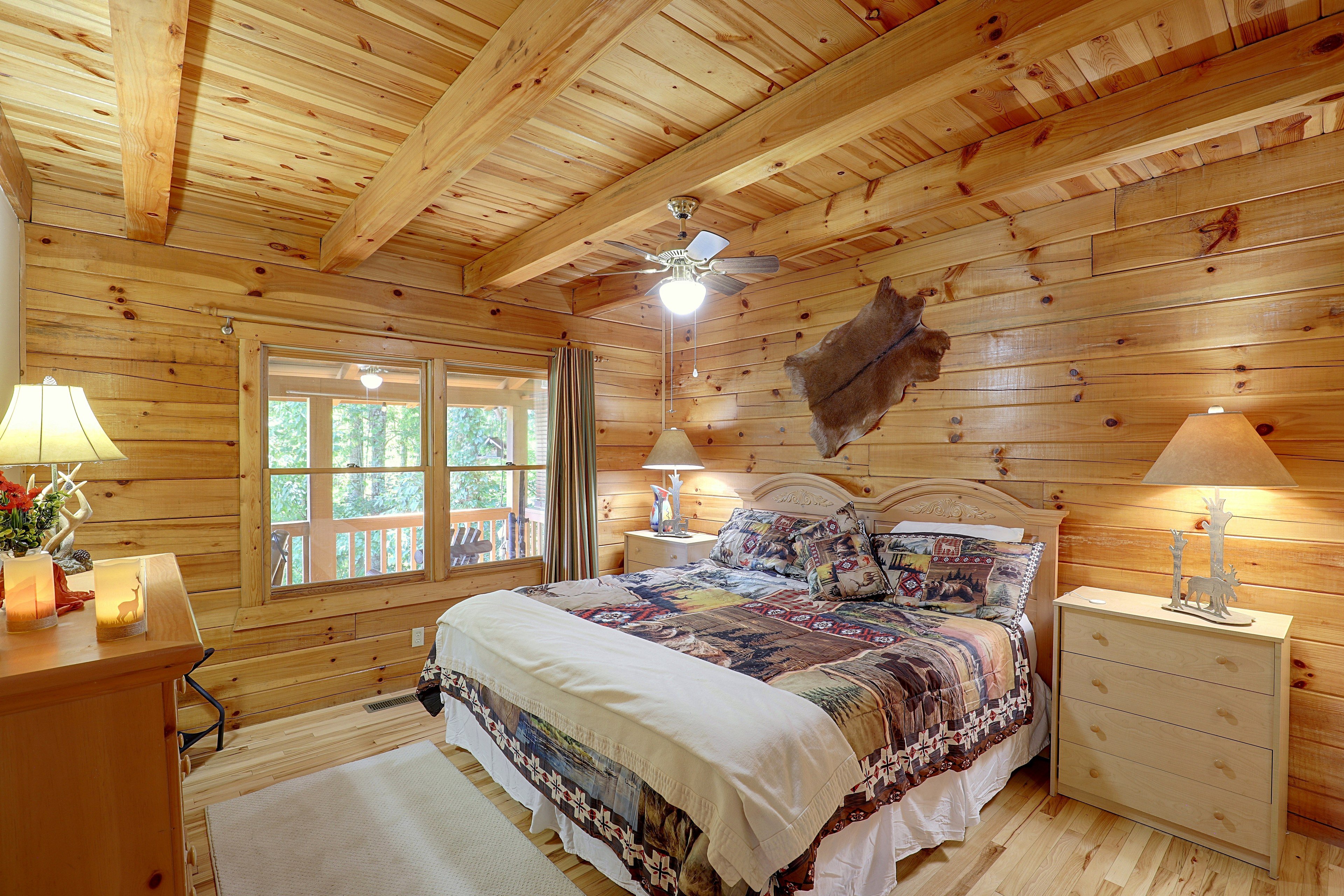 Bedroom 1 | King Bed