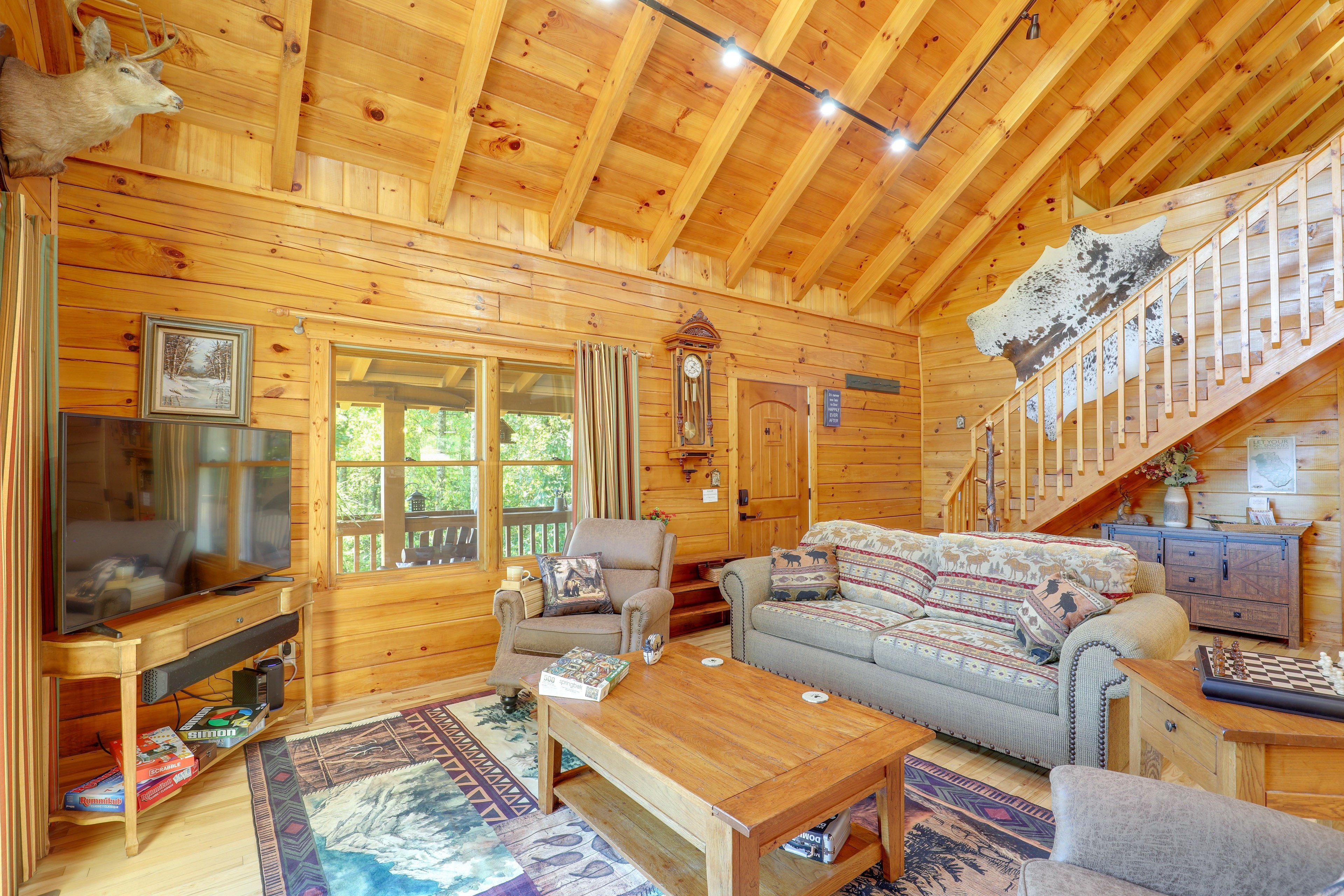 Living Area | Smart TV